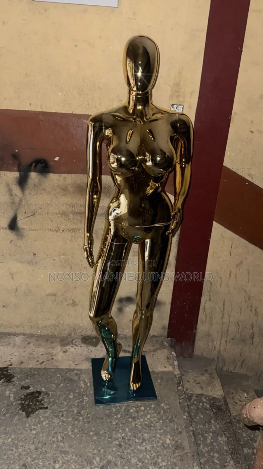 Champagne Gold Size 12 Gold Chrome Female Mannequin
