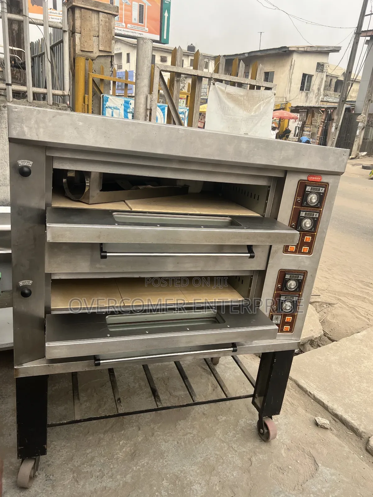 4 Trays Gas Oven