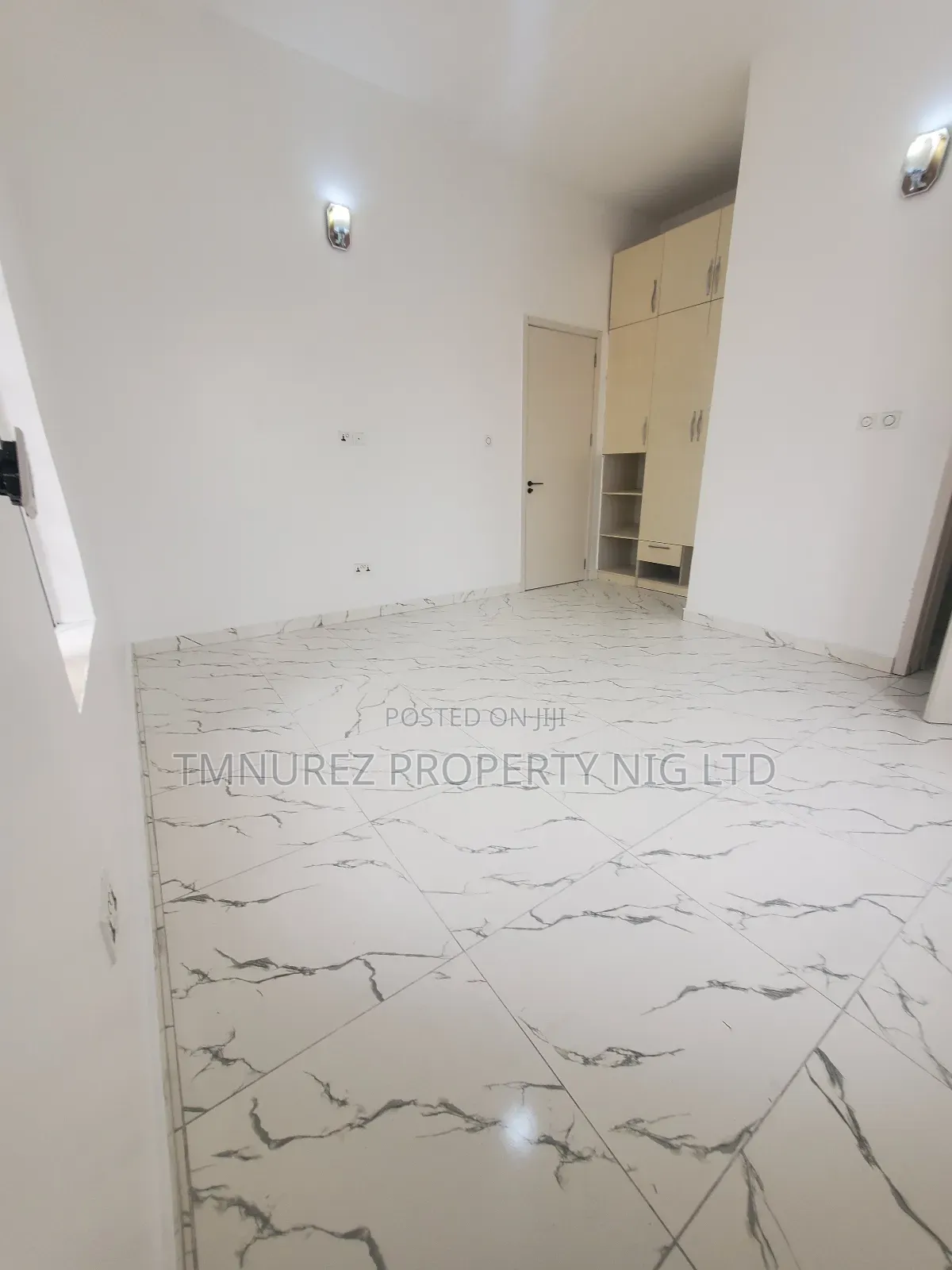 Studio Apartment in Ikota Villa for rent