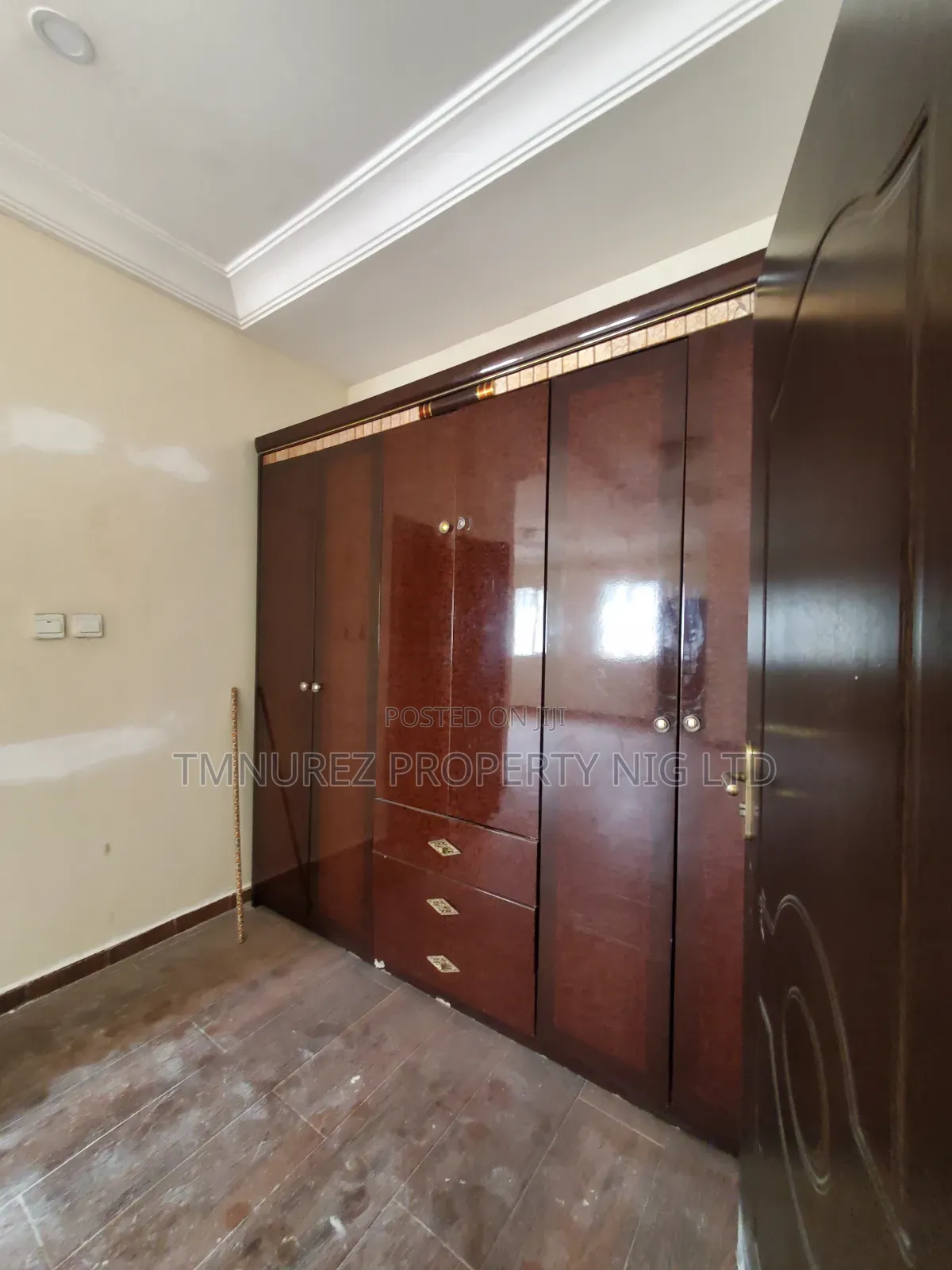5bdrm Duplex in Ikota Villa Estate for rent