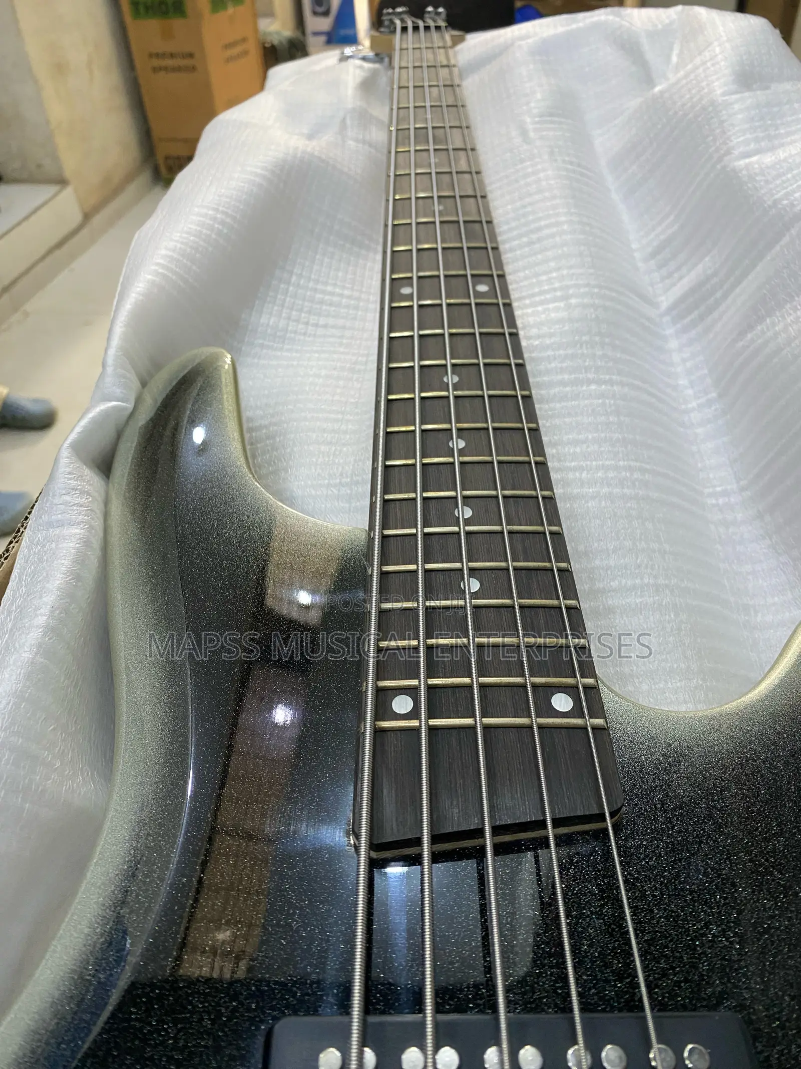 Ibanez Sr Standard Sr305e 5-String Bass Guitar