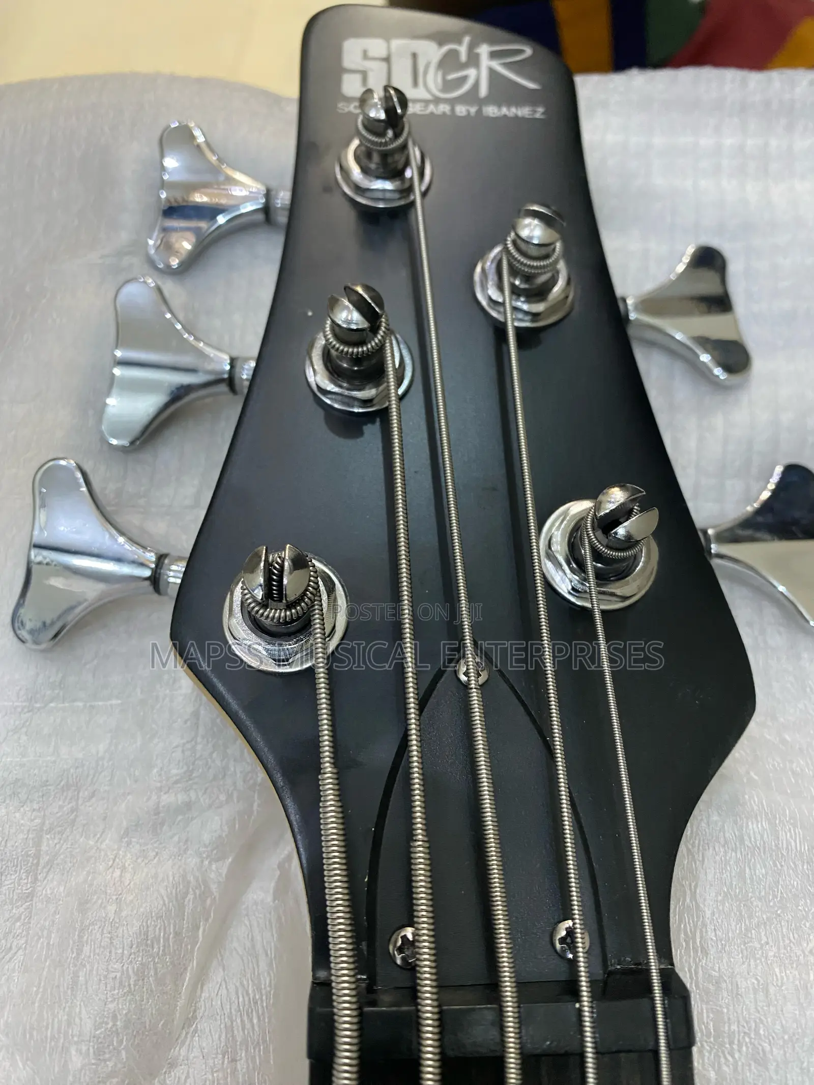 Ibanez Sr Standard Sr305e 5-String Bass Guitar