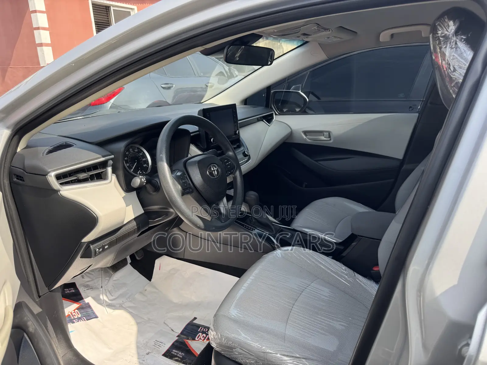 Toyota Corolla LE 2022 Silver