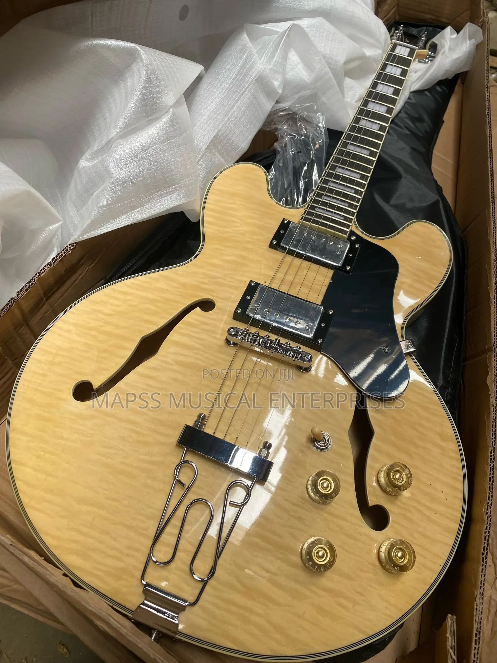 Ultimate Japan Semi-Hollow Body Electric Guitar