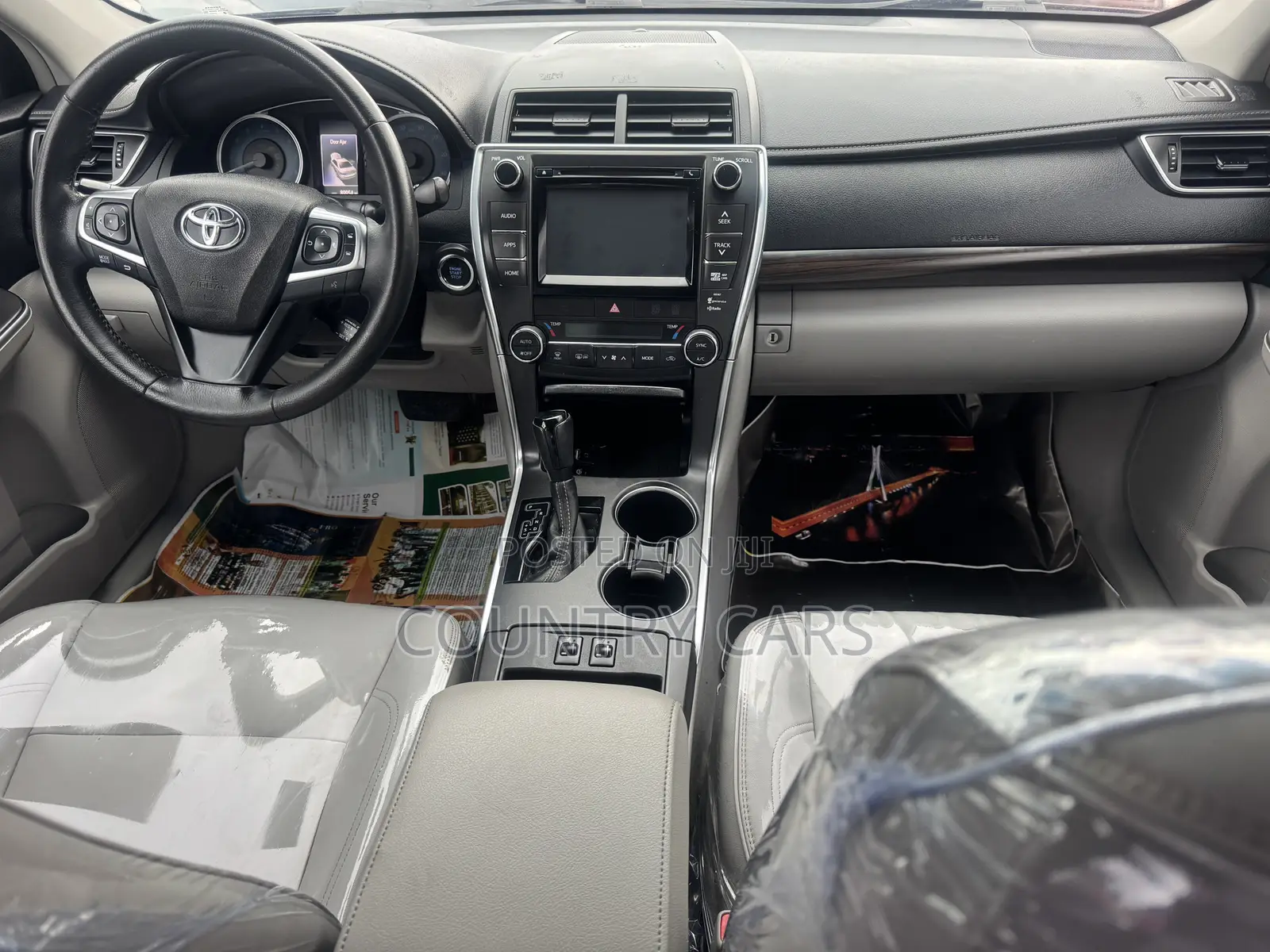 Toyota Camry XLE V6 4dr Sedan (3.6L 6cyl 6A) 2016 Gray