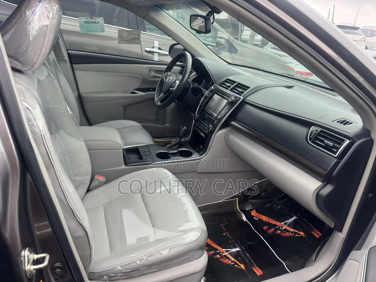 Toyota Camry XLE V6 4dr Sedan (3.6L 6cyl 6A) 2016 Gray