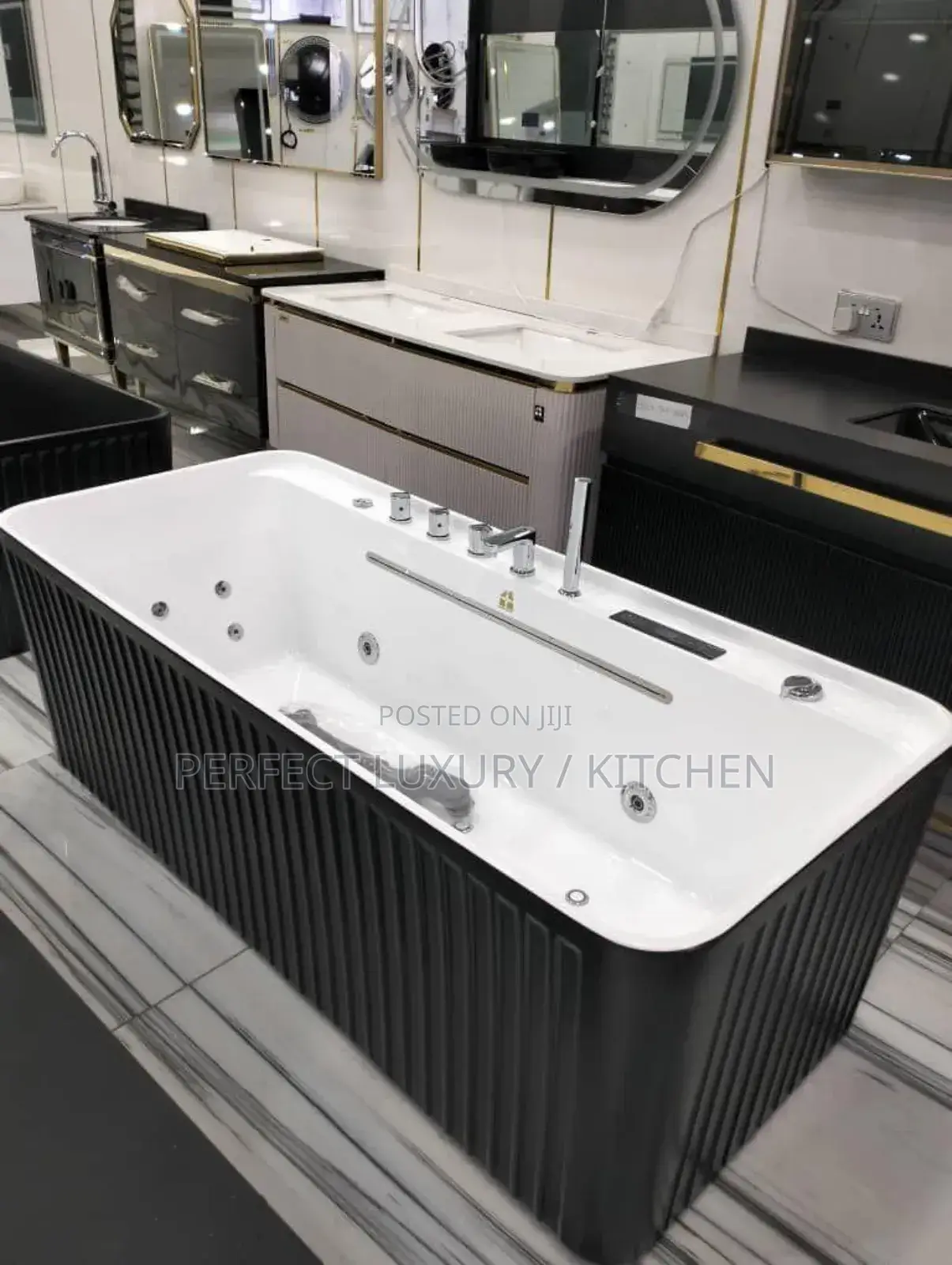 Free Stand Acrylic Jacuzzi Bathtub Matt+White