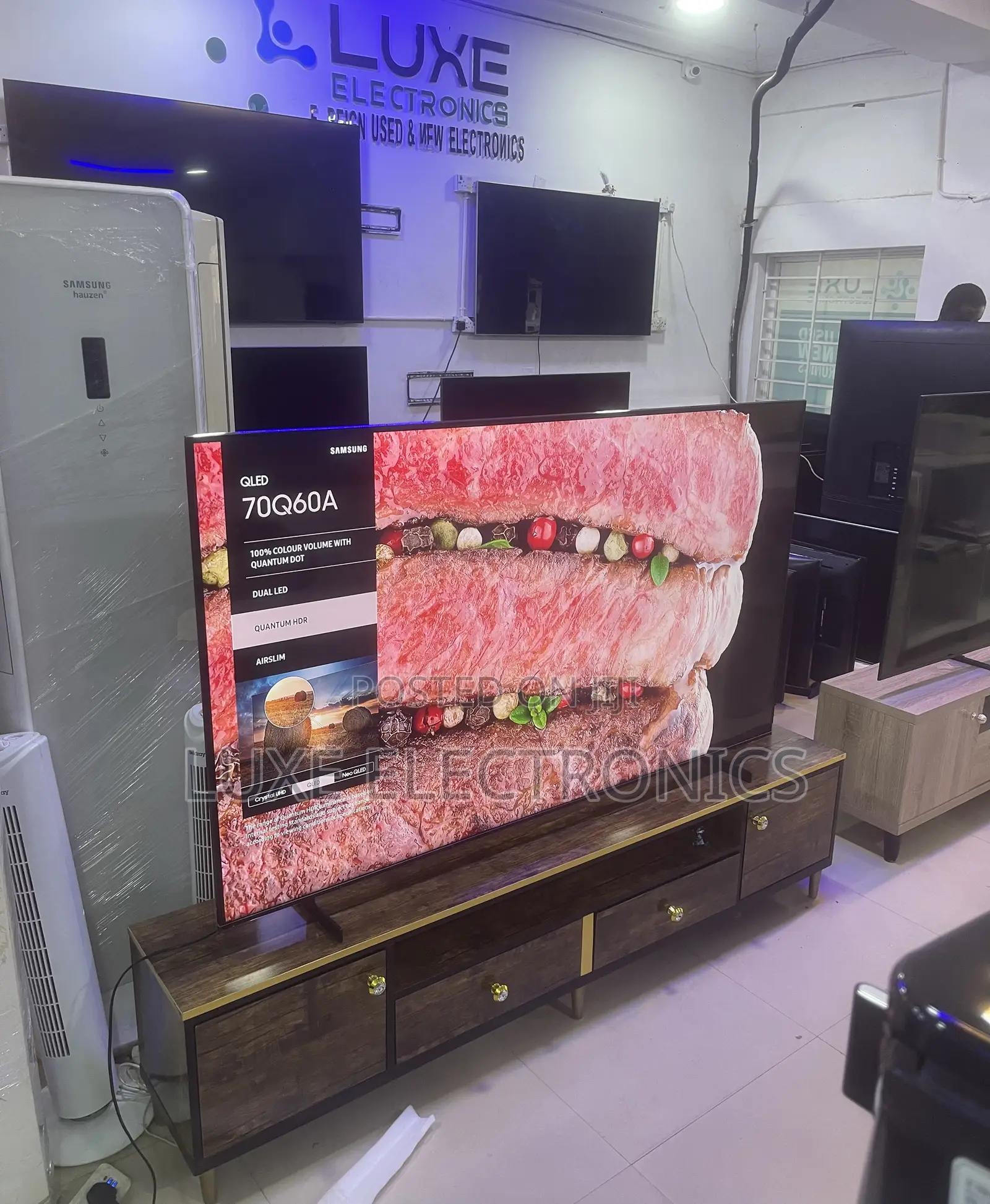 70 Inch Samsung Airslim Qled Qhdr Frameless Smart Tv
