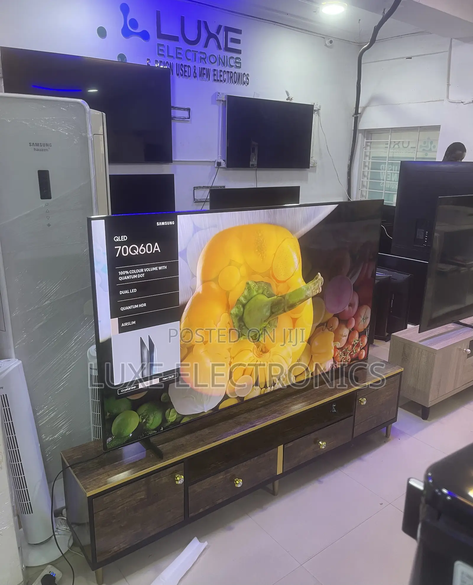 70 Inch Samsung Airslim Qled Qhdr Frameless Smart Tv