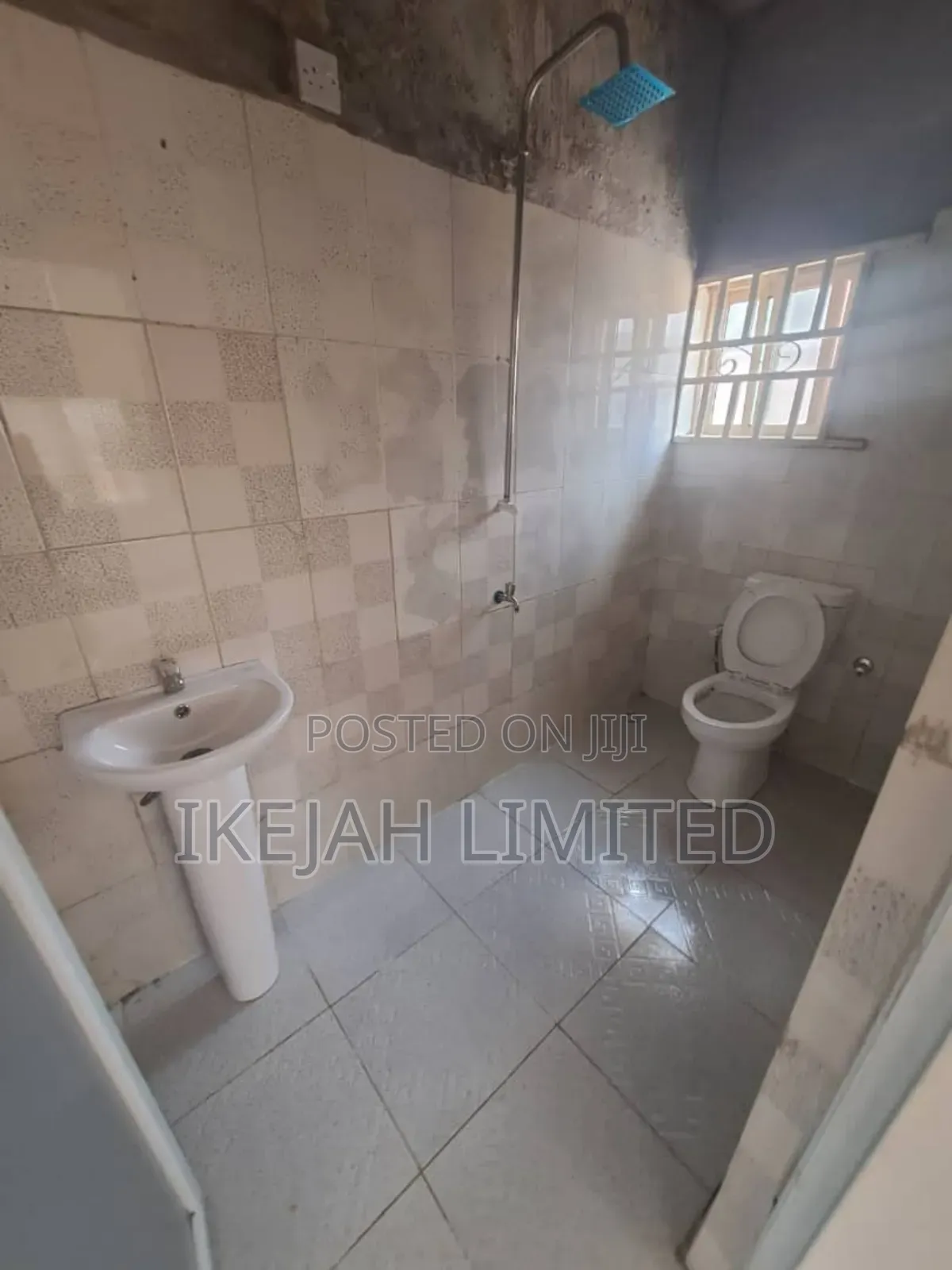 5bdrm Duplex in Magodo Phase One for rent