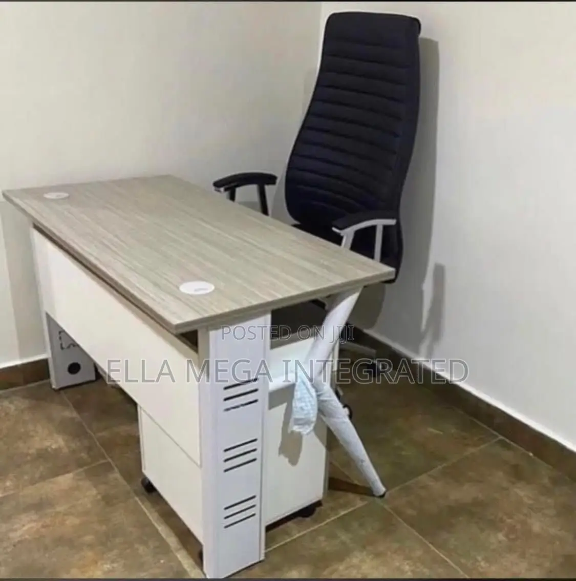 Executive Office Chair With Arm Rest