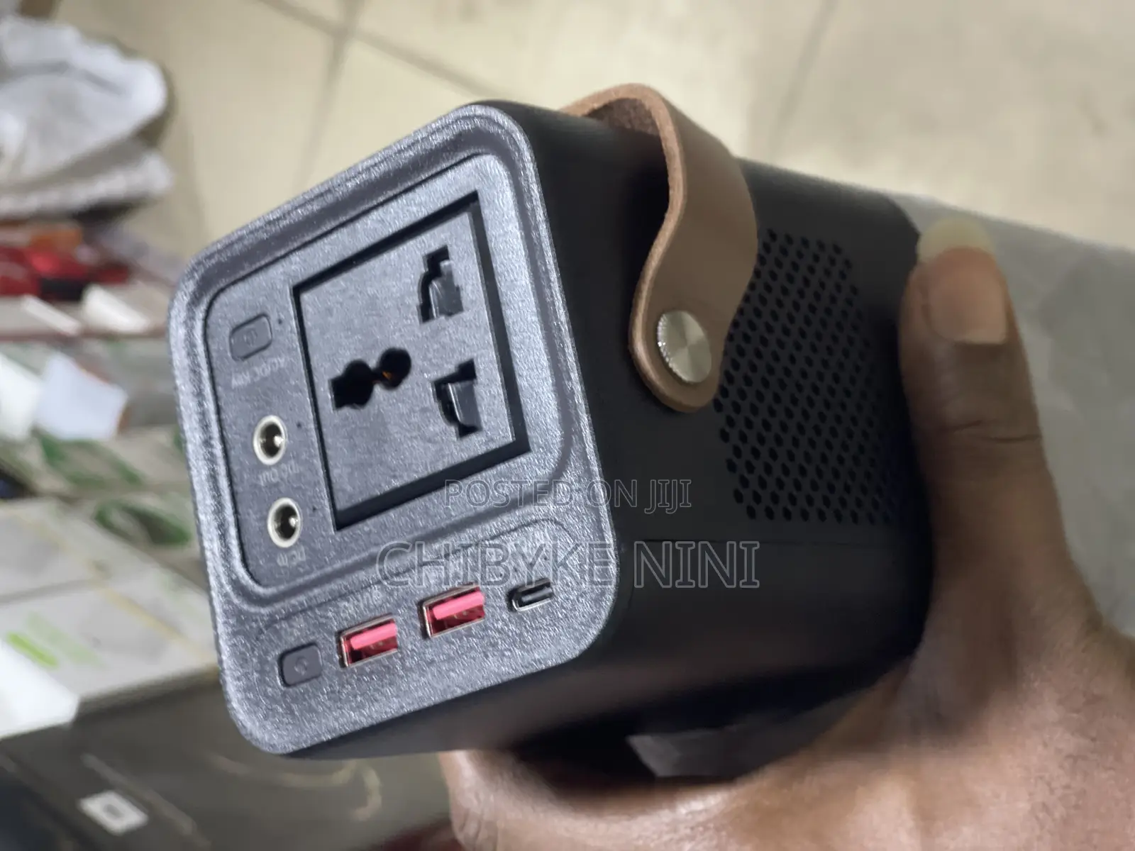 Yoobao En200w Laptop Powerbank 65 Watts