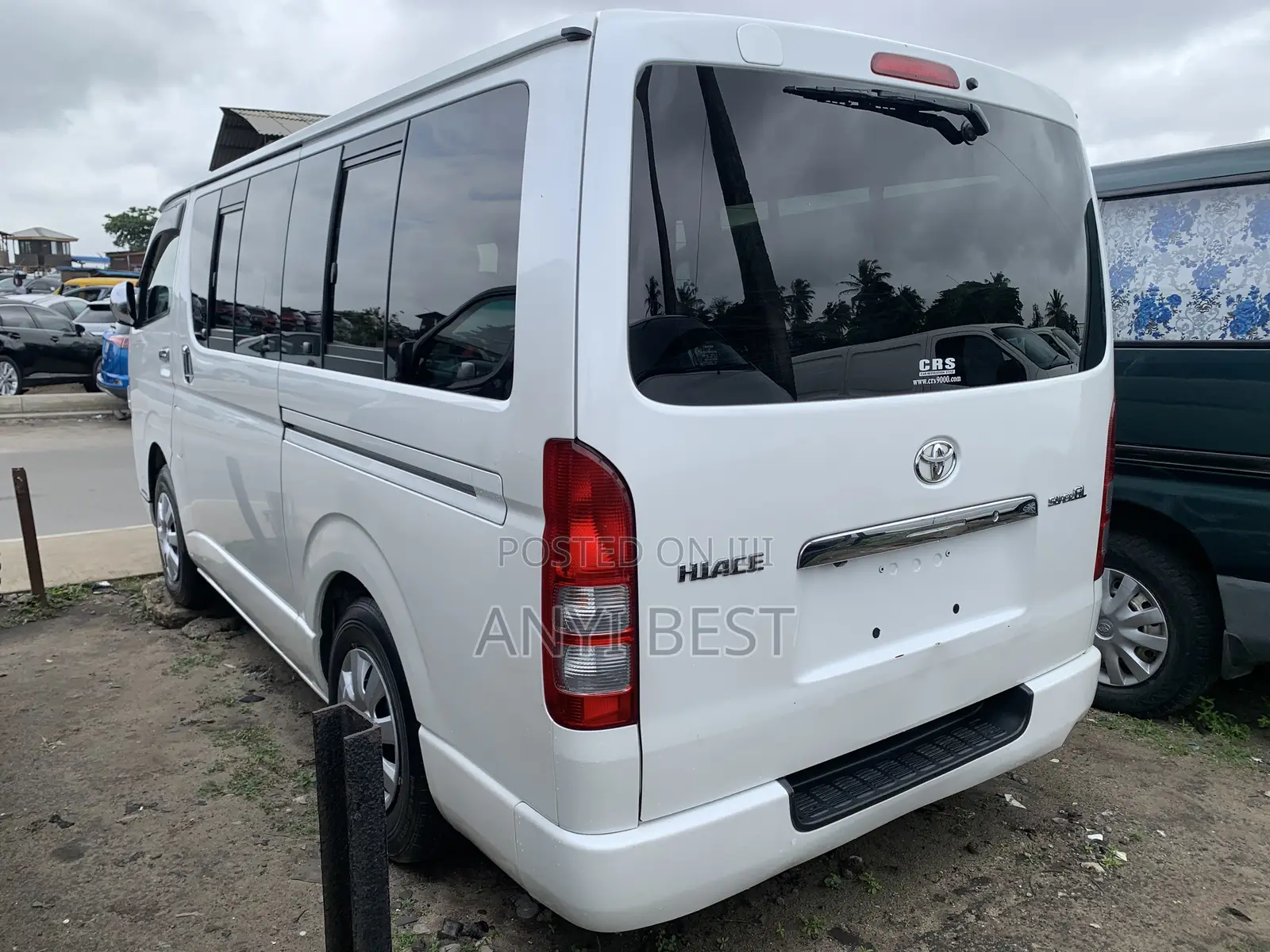 Toyota HiAce 2011 White