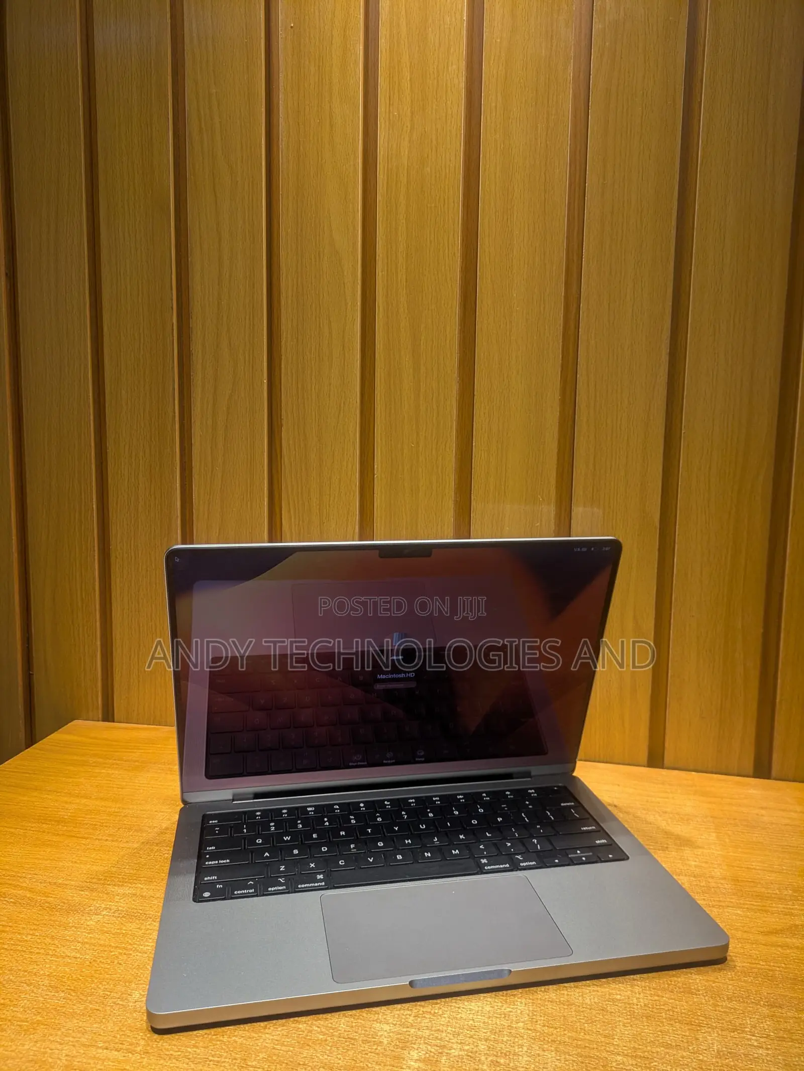 Laptop Apple MacBook Pro 2021 M1 16GB Apple M1 Pro SSD 1T