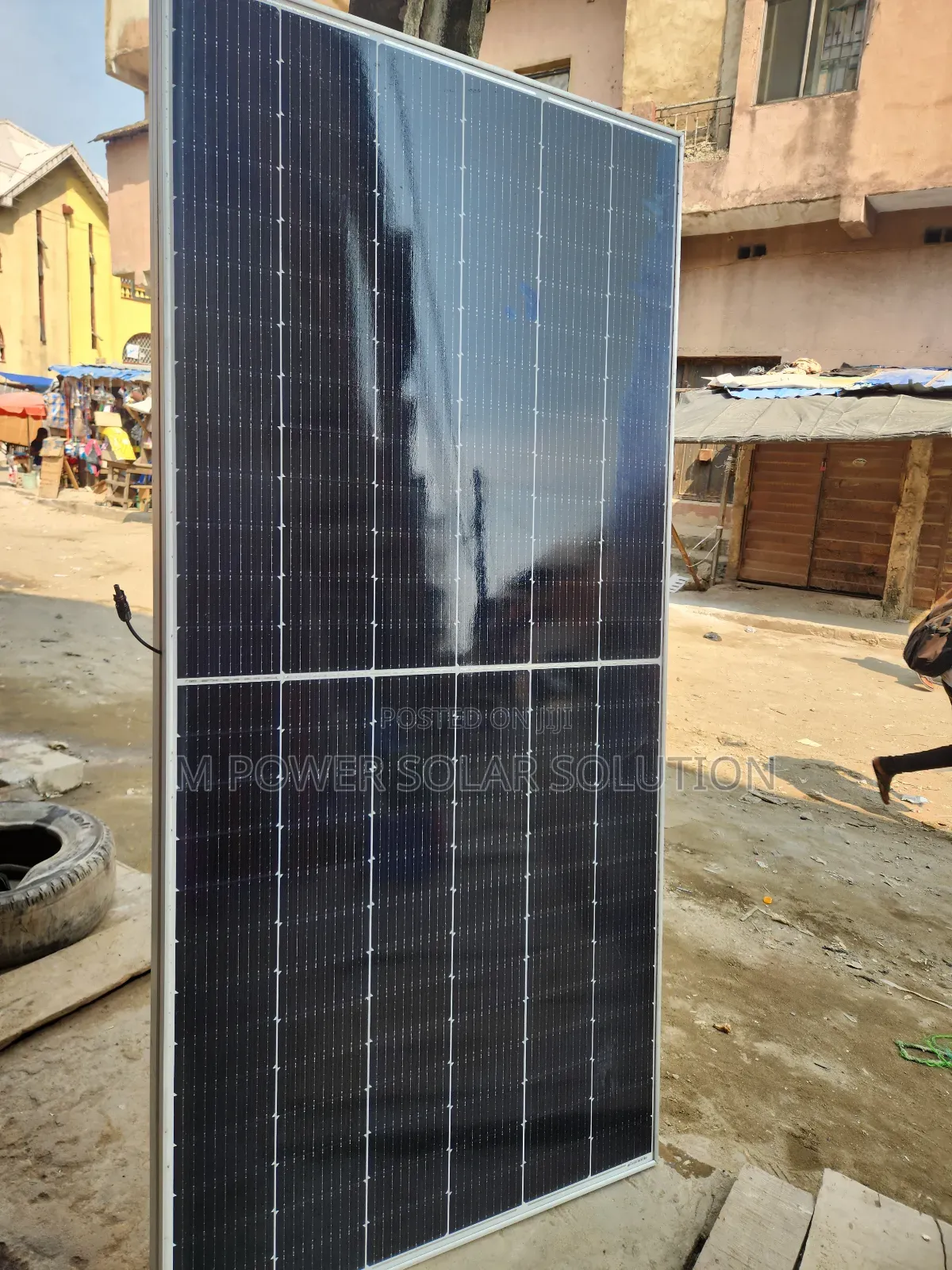600w Jinko Mono Solar Panels