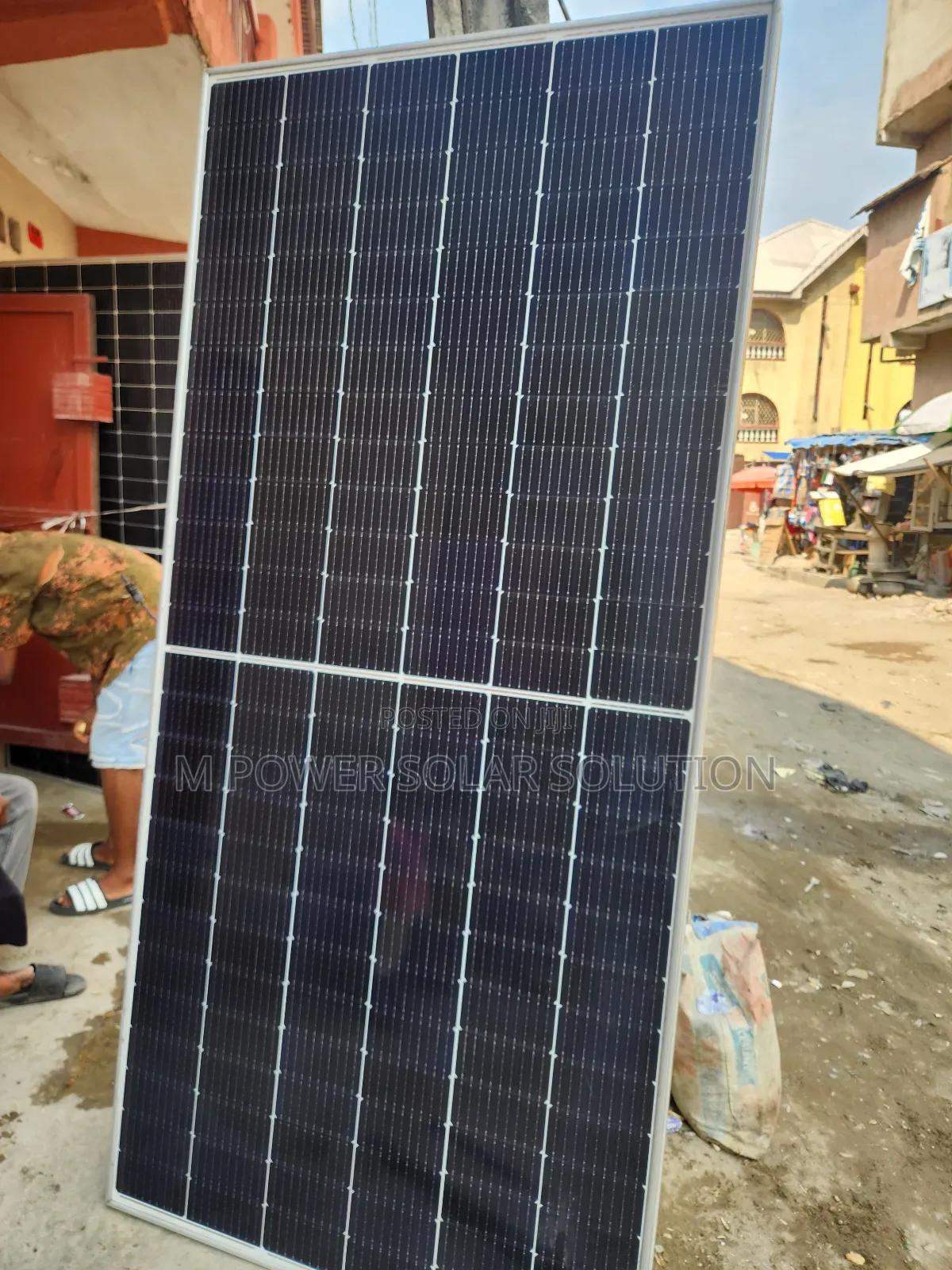 600w Jinko Mono Solar Panels