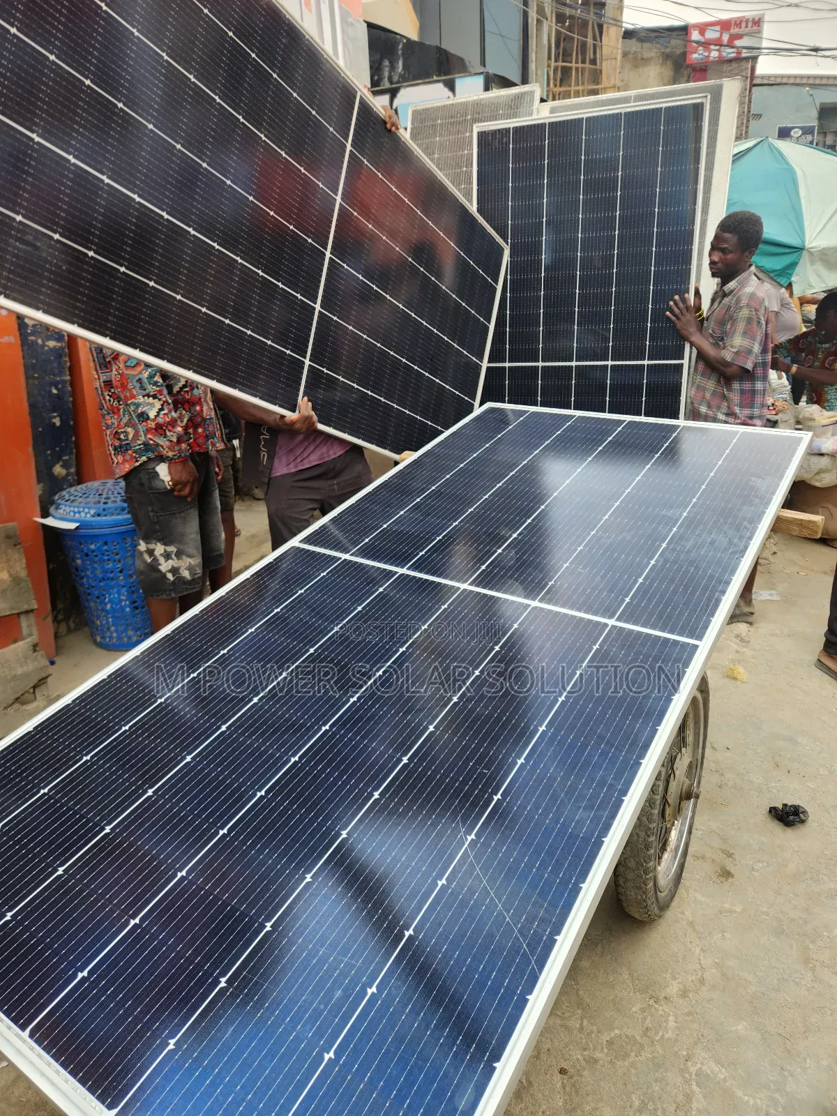 600w Jinko Mono Solar Panels