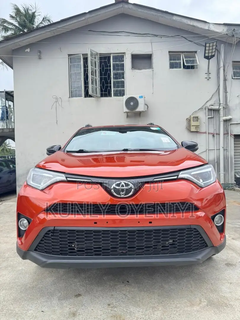 Toyota RAV4 SE FWD (2.5L 4cyl 6A) 2016 Orange