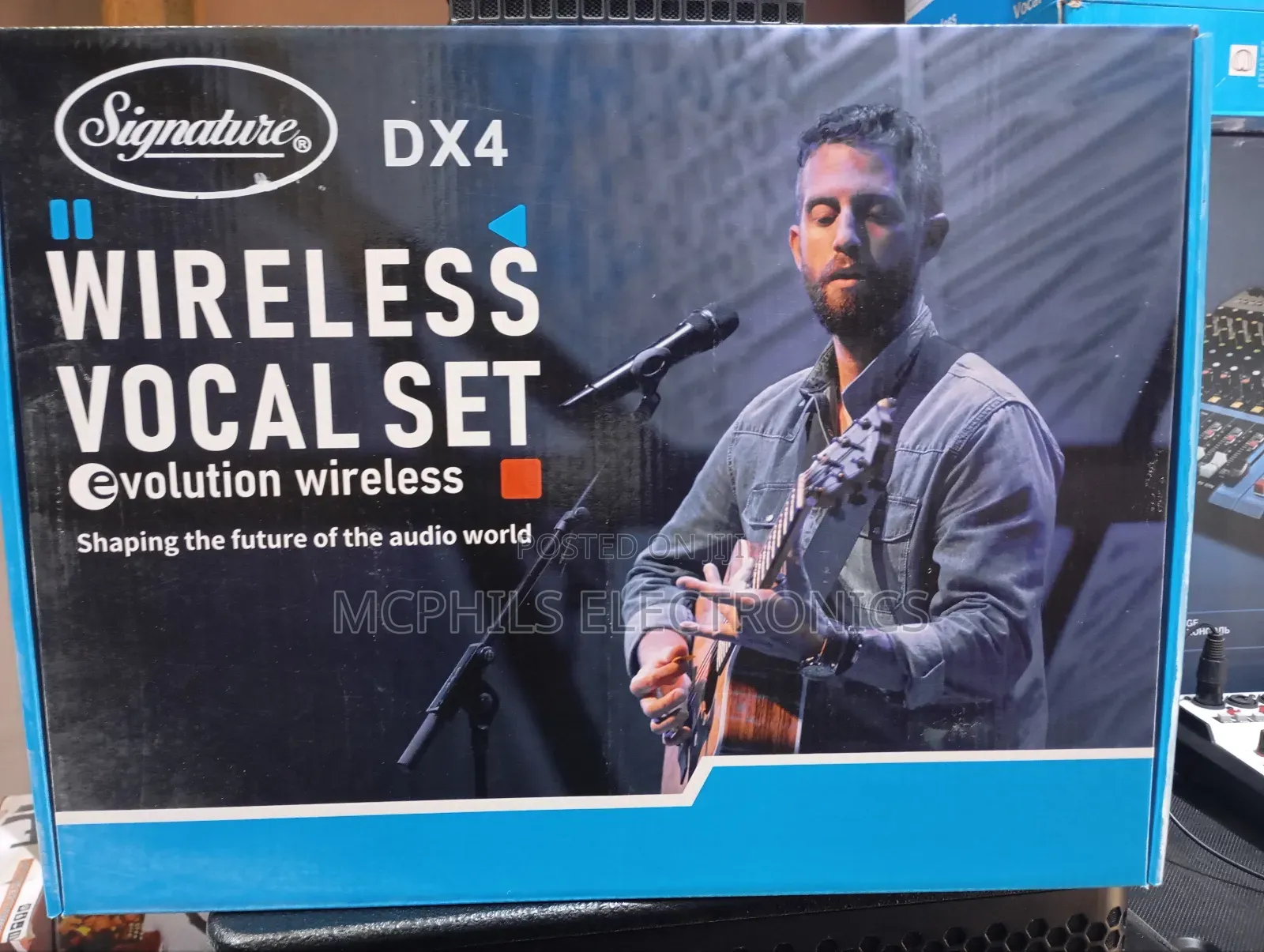 Signature Dual Channels Handheld Uhf Wireless Microphone Dx4