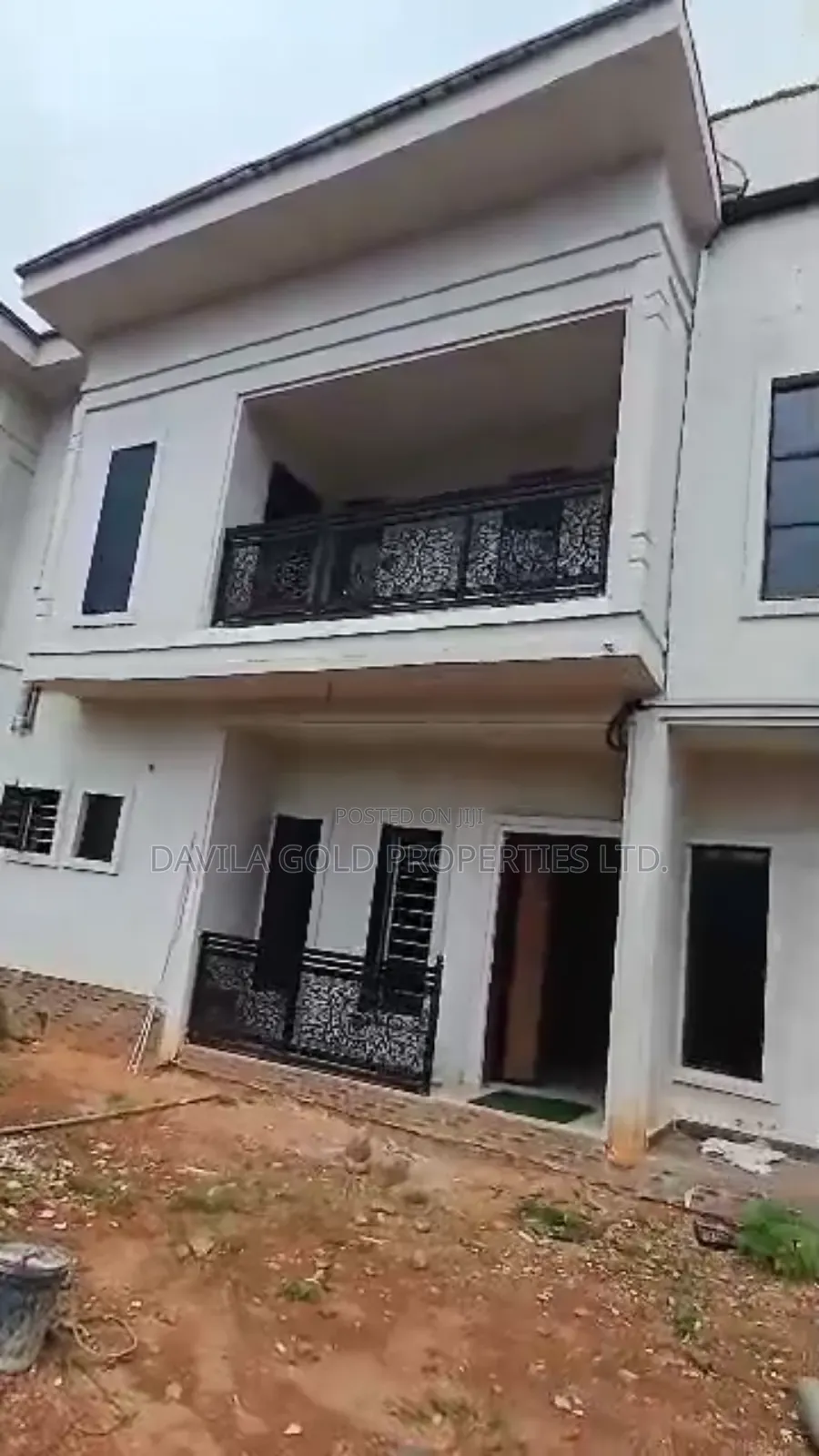 12bdrm Block of Flats in Benin City for sale