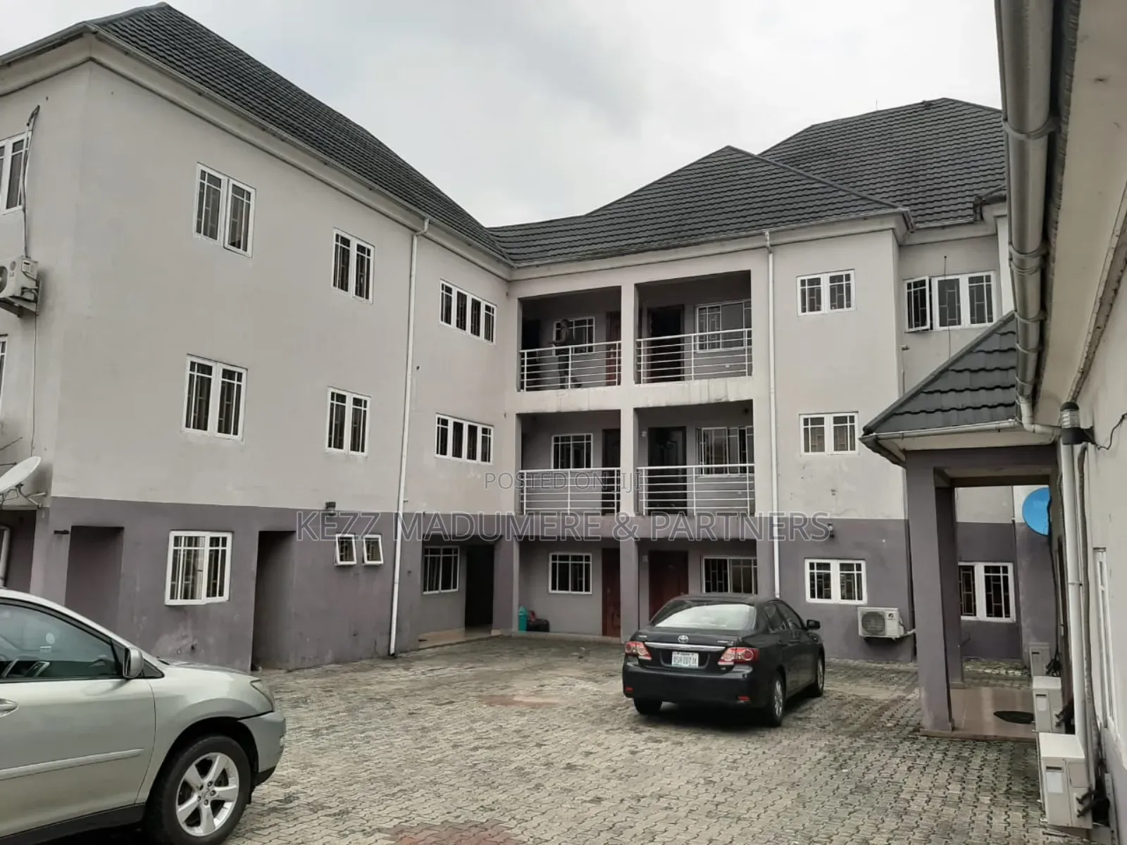 6bdrm Block of Flats in Inside An Estate, Port-Harcourt for sale
