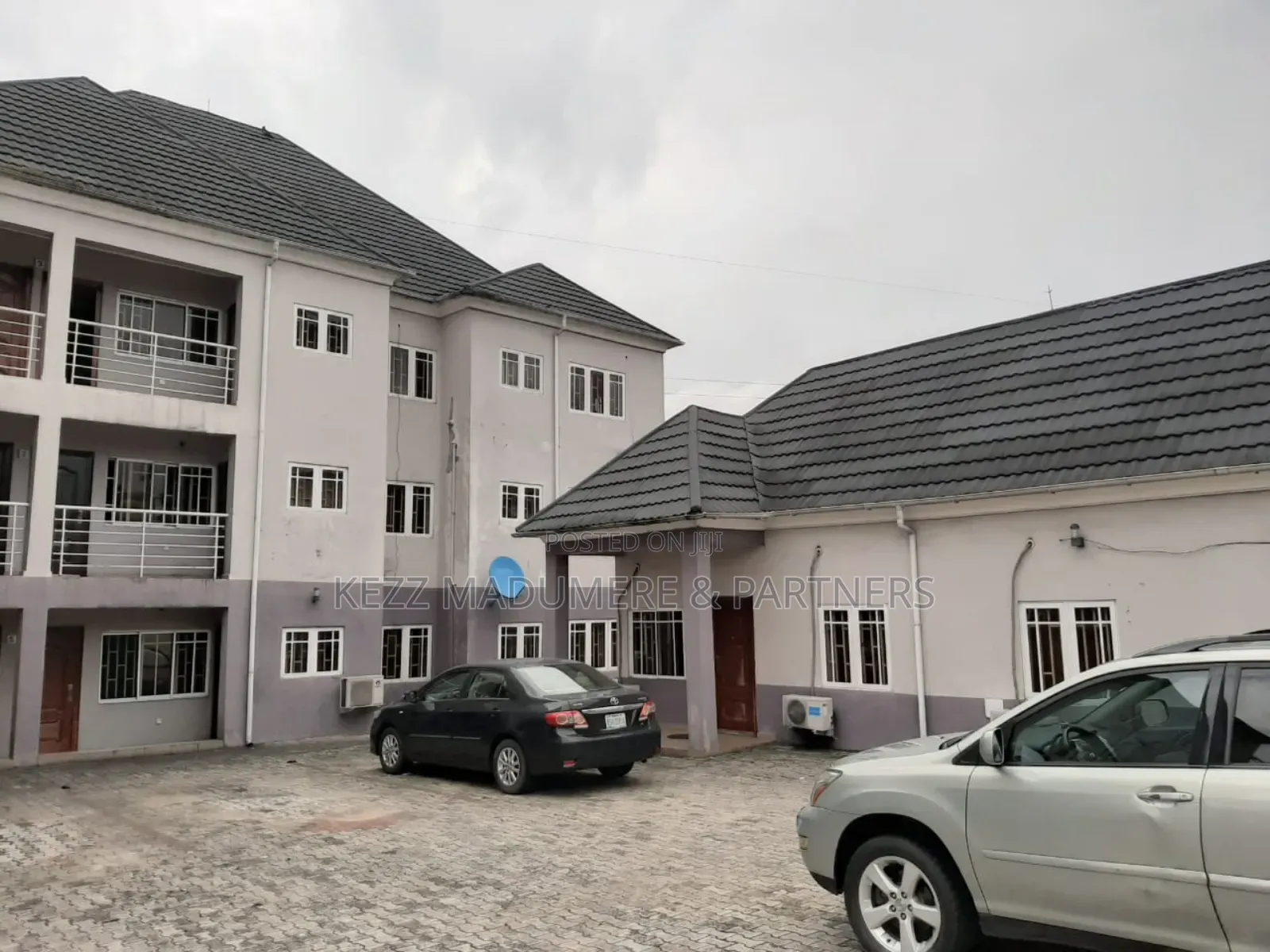 6bdrm Block of Flats in Inside An Estate, Port-Harcourt for sale