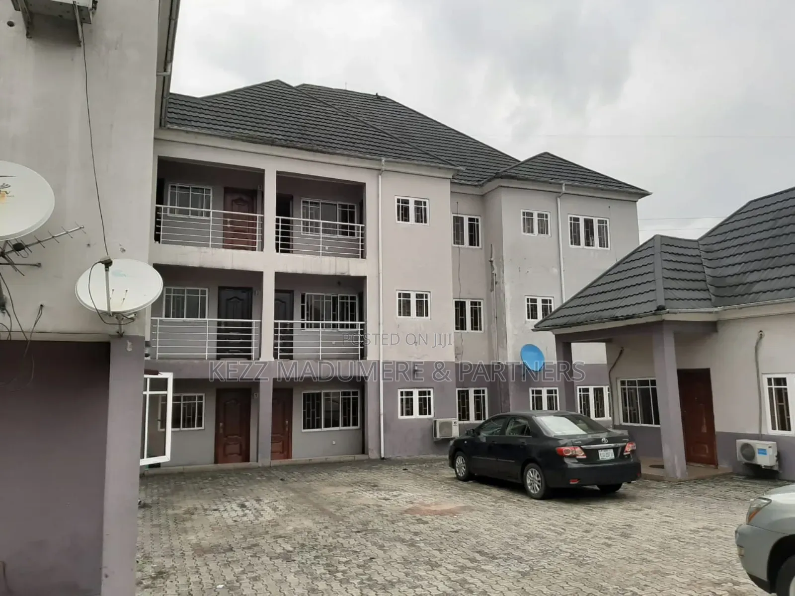 6bdrm Block of Flats in Inside An Estate, Port-Harcourt for sale