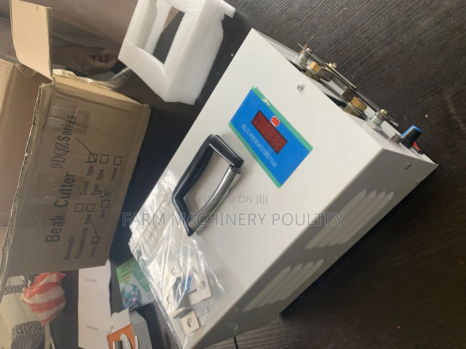 Debeaking Machine With Counter