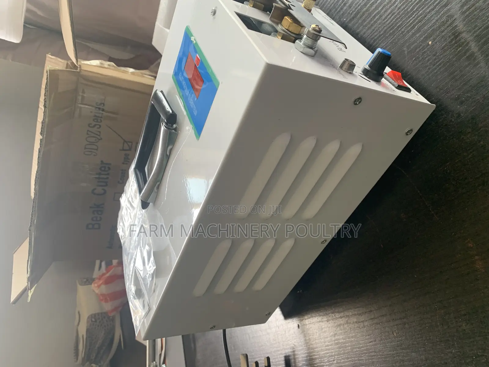 Debeaking Machine With Counter