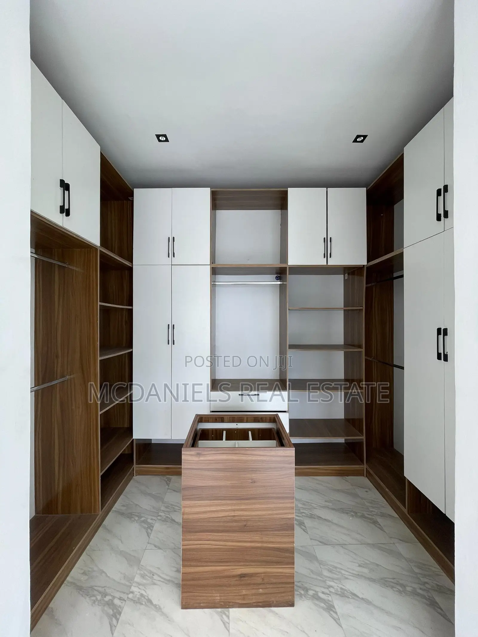 Furnished 5bdrm Duplex in Osapa london for sale