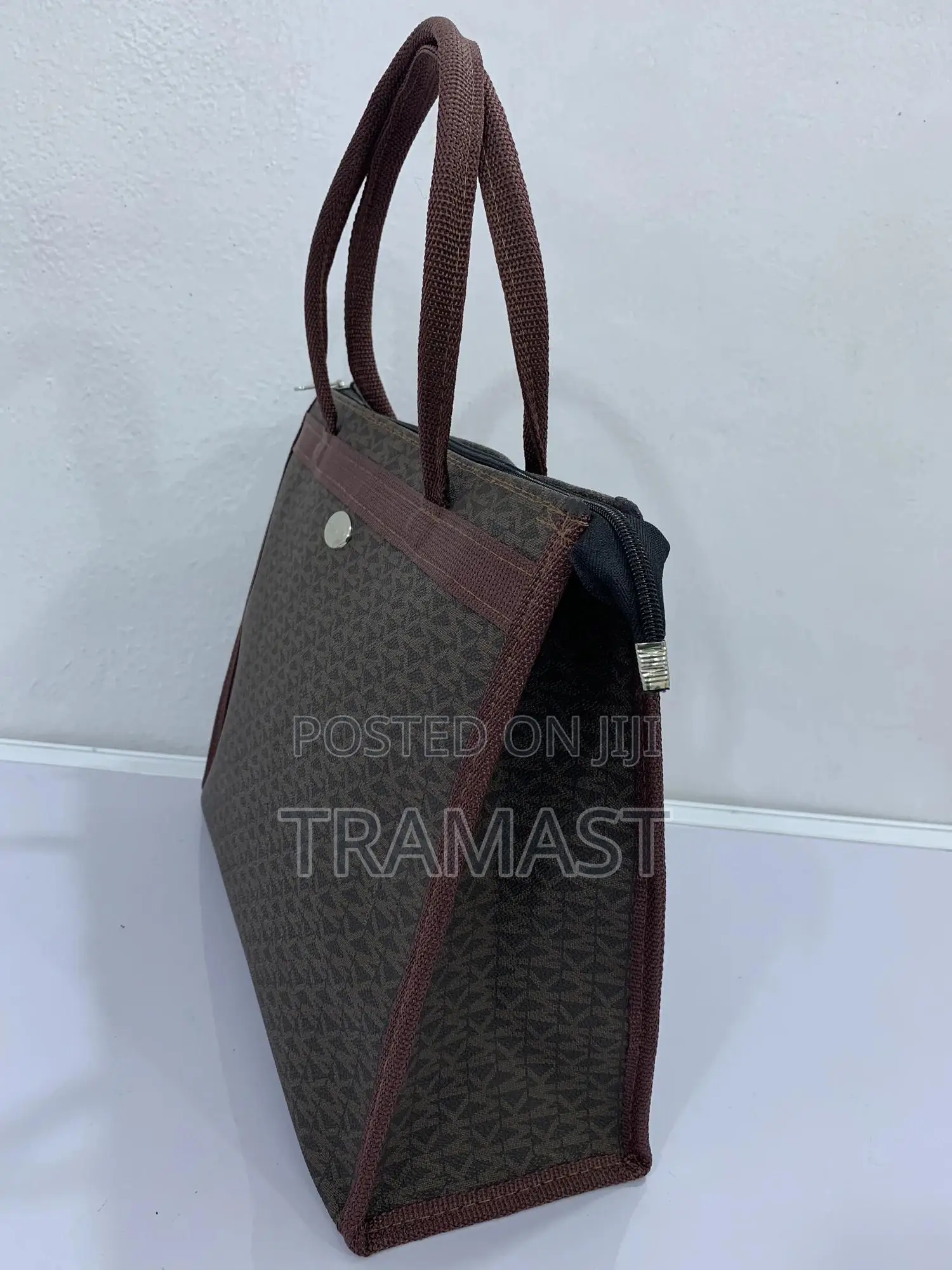 Elegant Designer Handbag – Brown