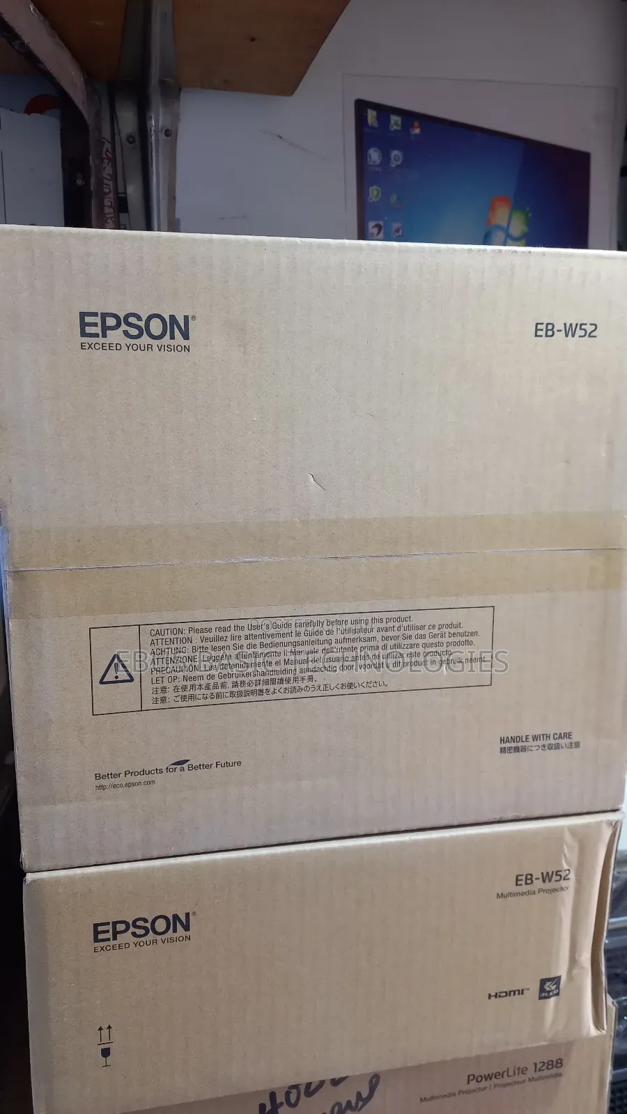 Epson Eb-W52 4000lumens Projector