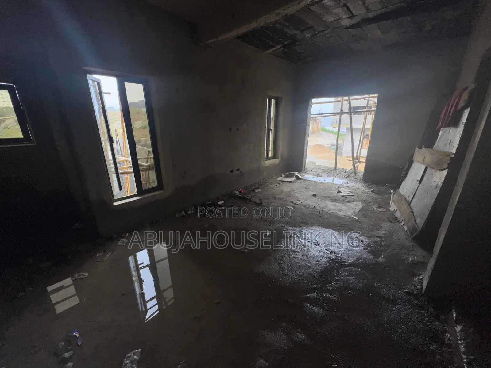5bdrm Duplex in Guzape Main Abuja for sale