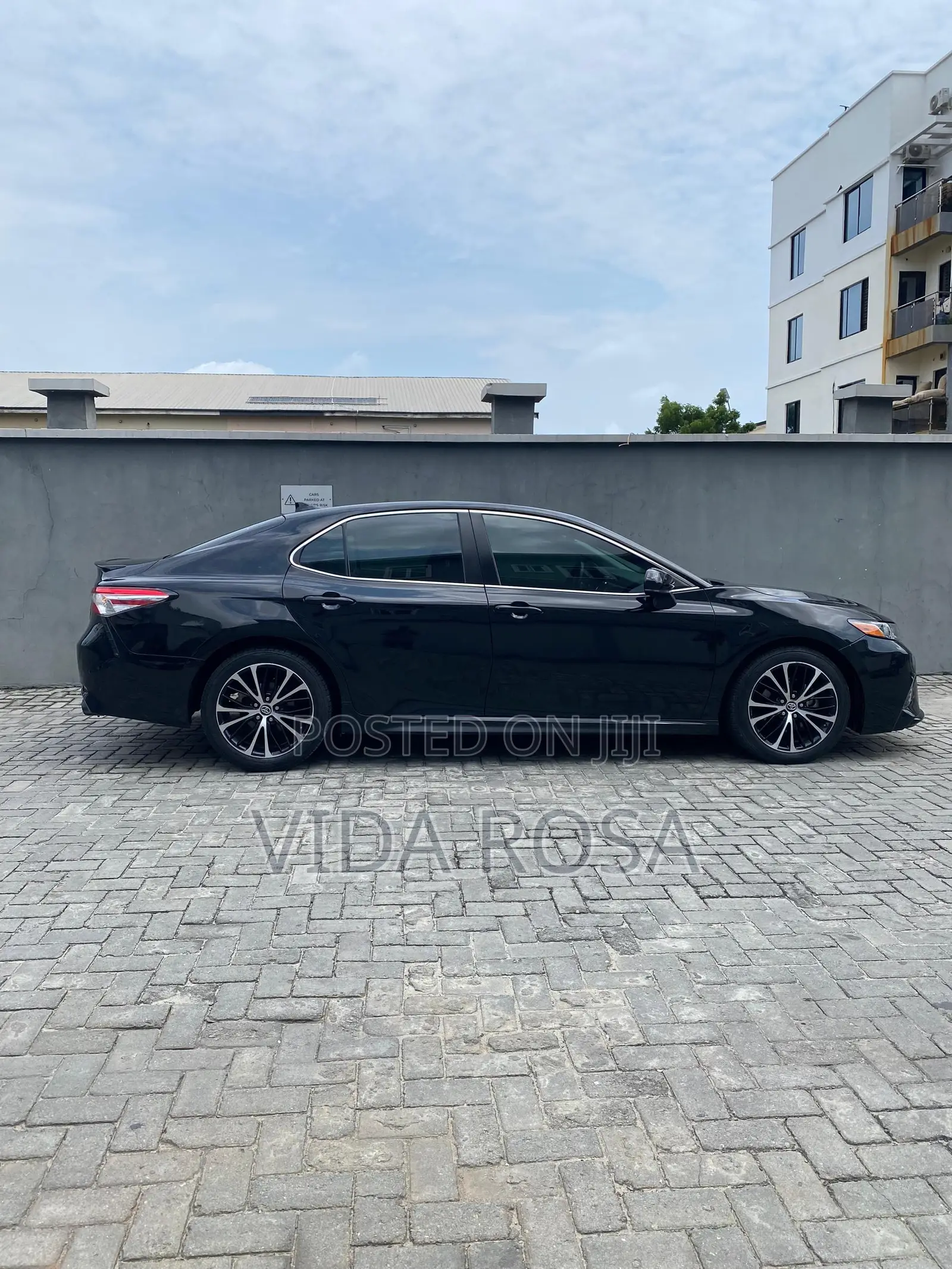 Toyota Camry SE FWD 2020 Black