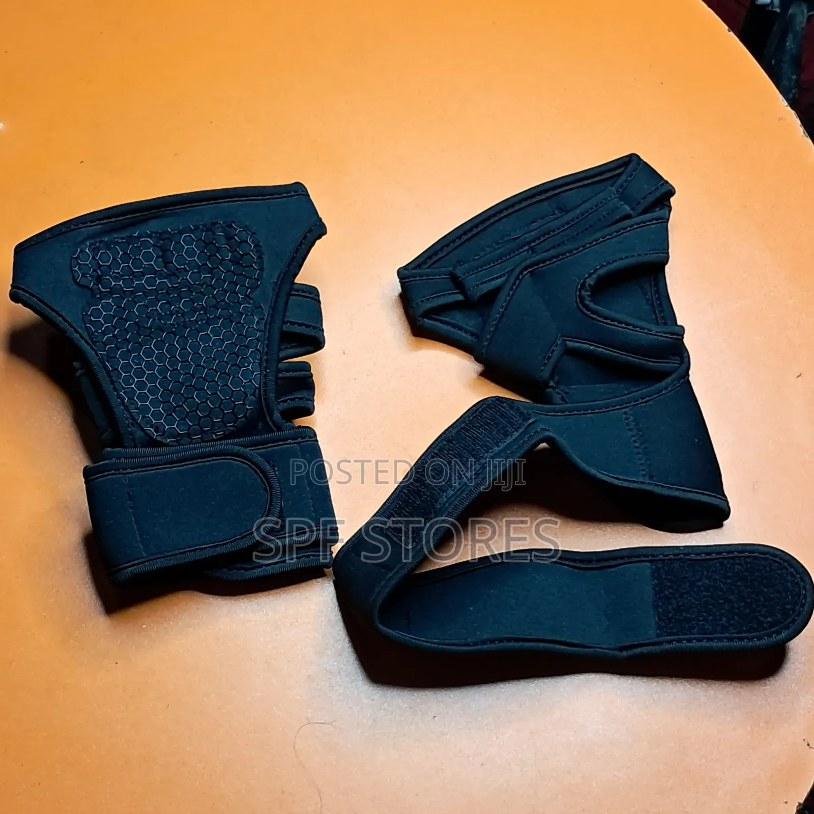 Black Unique Unisex Gym Gloves