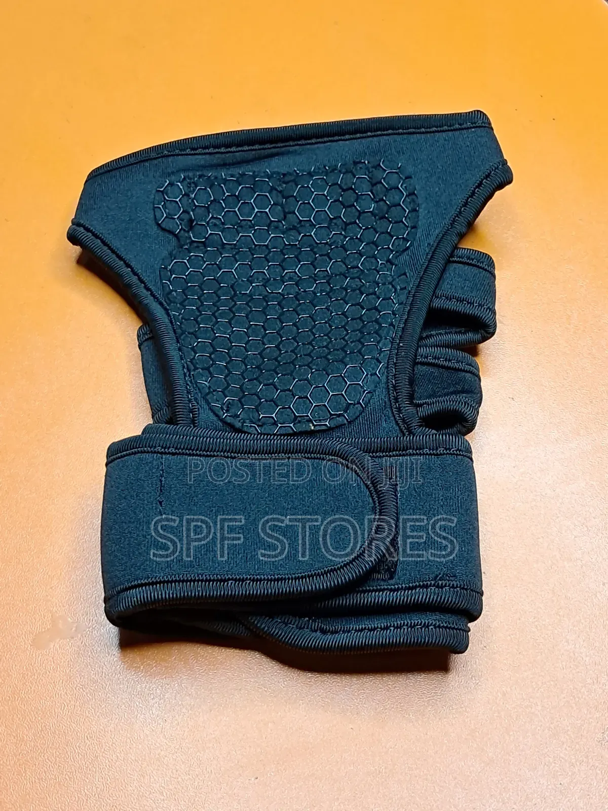 Black Unique Unisex Gym Gloves