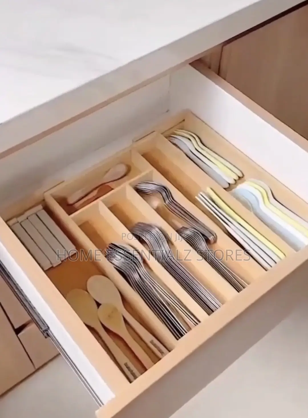 Expandable Cutlery Bamboo Rack Organizer - Cutlery Rack