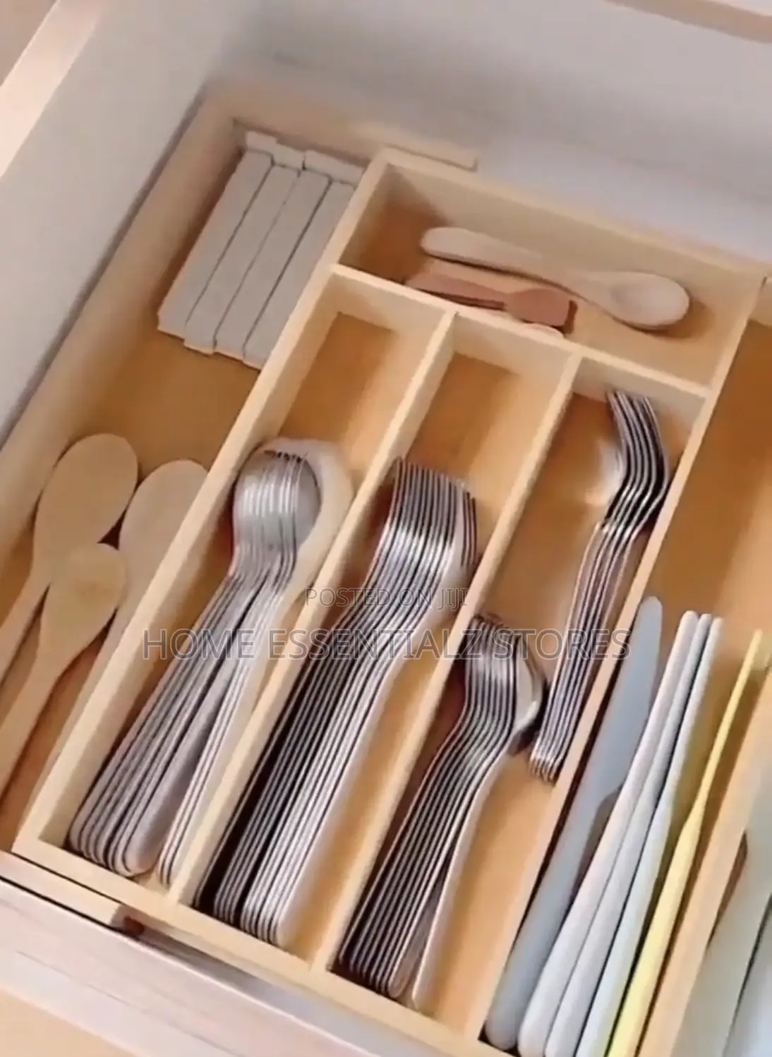 Expandable Cutlery Bamboo Rack Organizer - Cutlery Rack