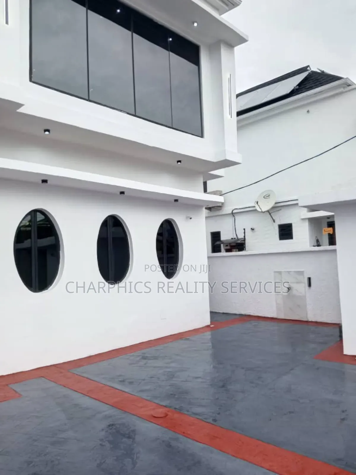 5bdrm House in Ikeja for sale