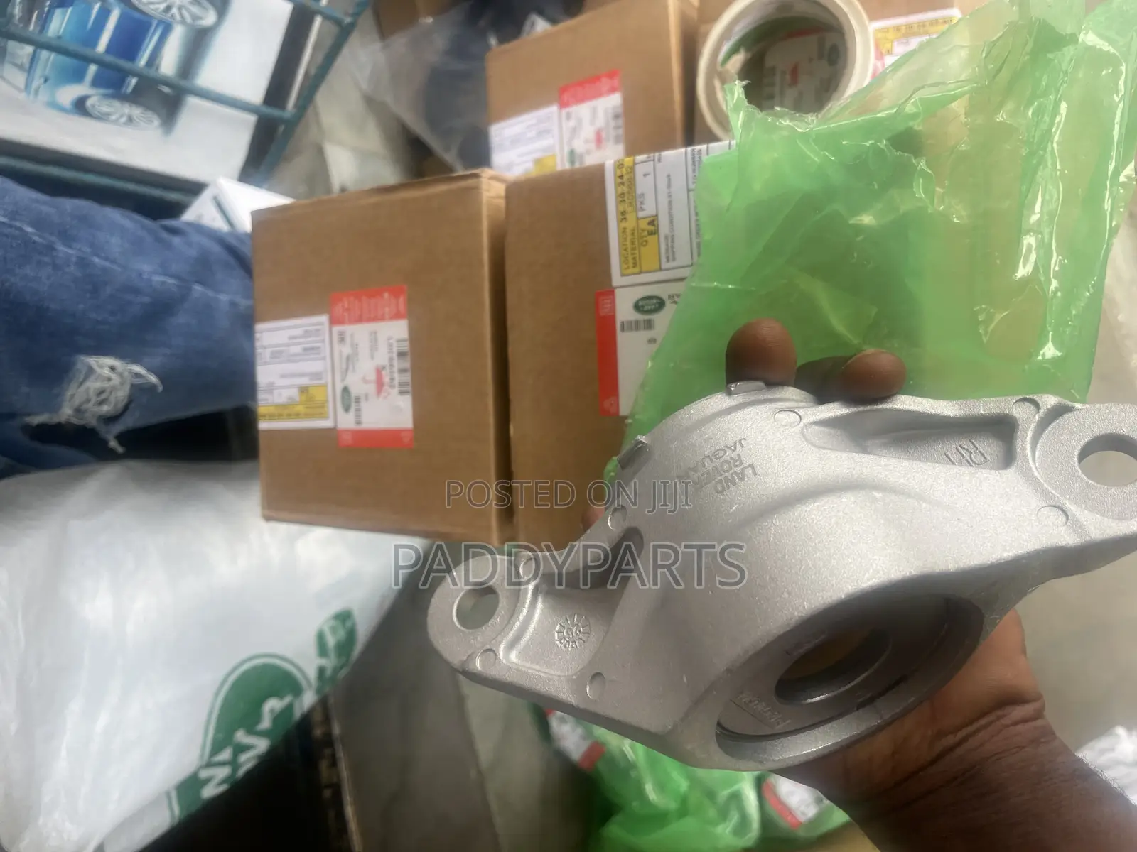 Range Rover Velar Rear Shock Absorber Mount