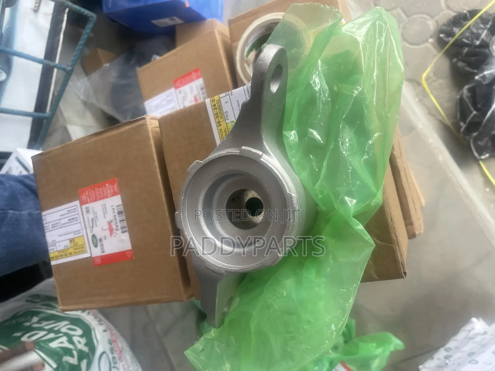 Range Rover Velar Rear Shock Absorber Mount