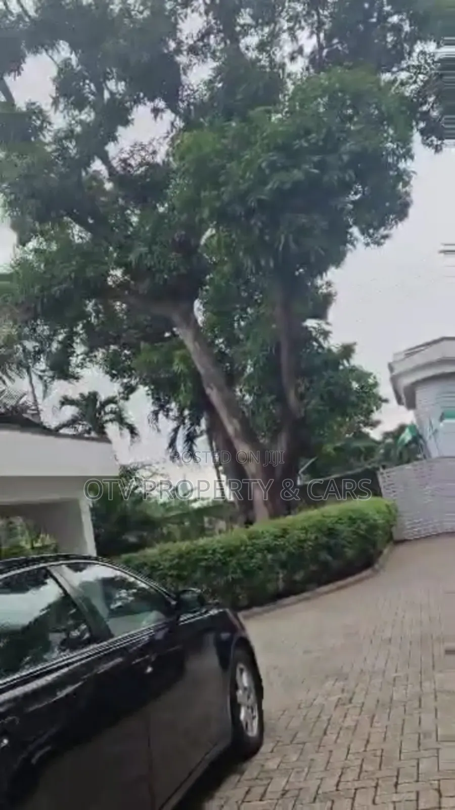 Furnished 4bdrm Bungalow on 2000sqm in Ikeja Gra for Sale