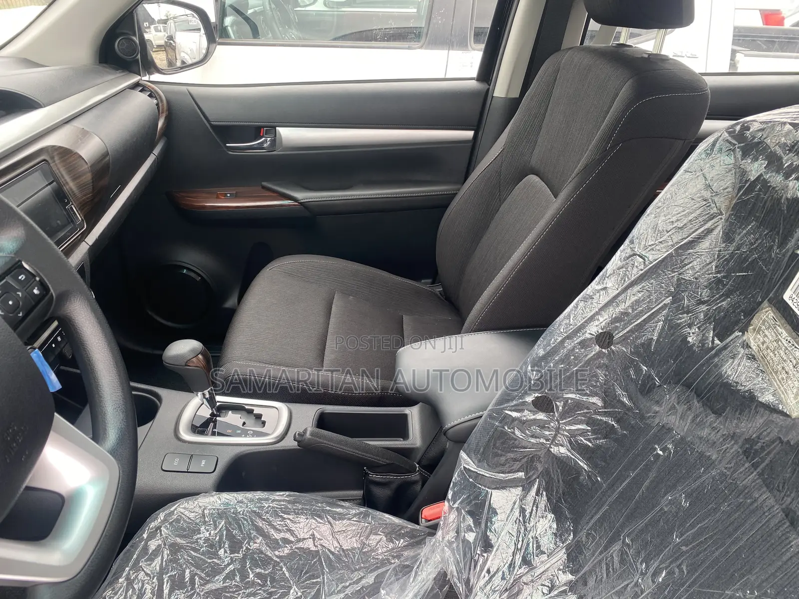 New Toyota Hilux 2024 Black