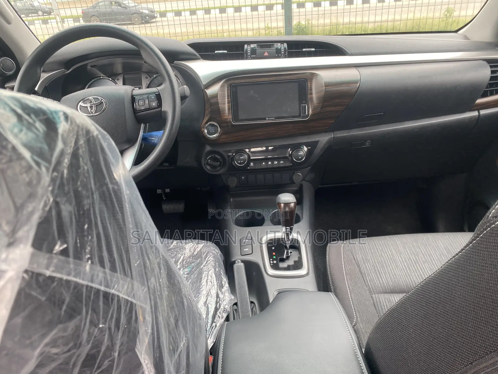 New Toyota Hilux 2024 Black