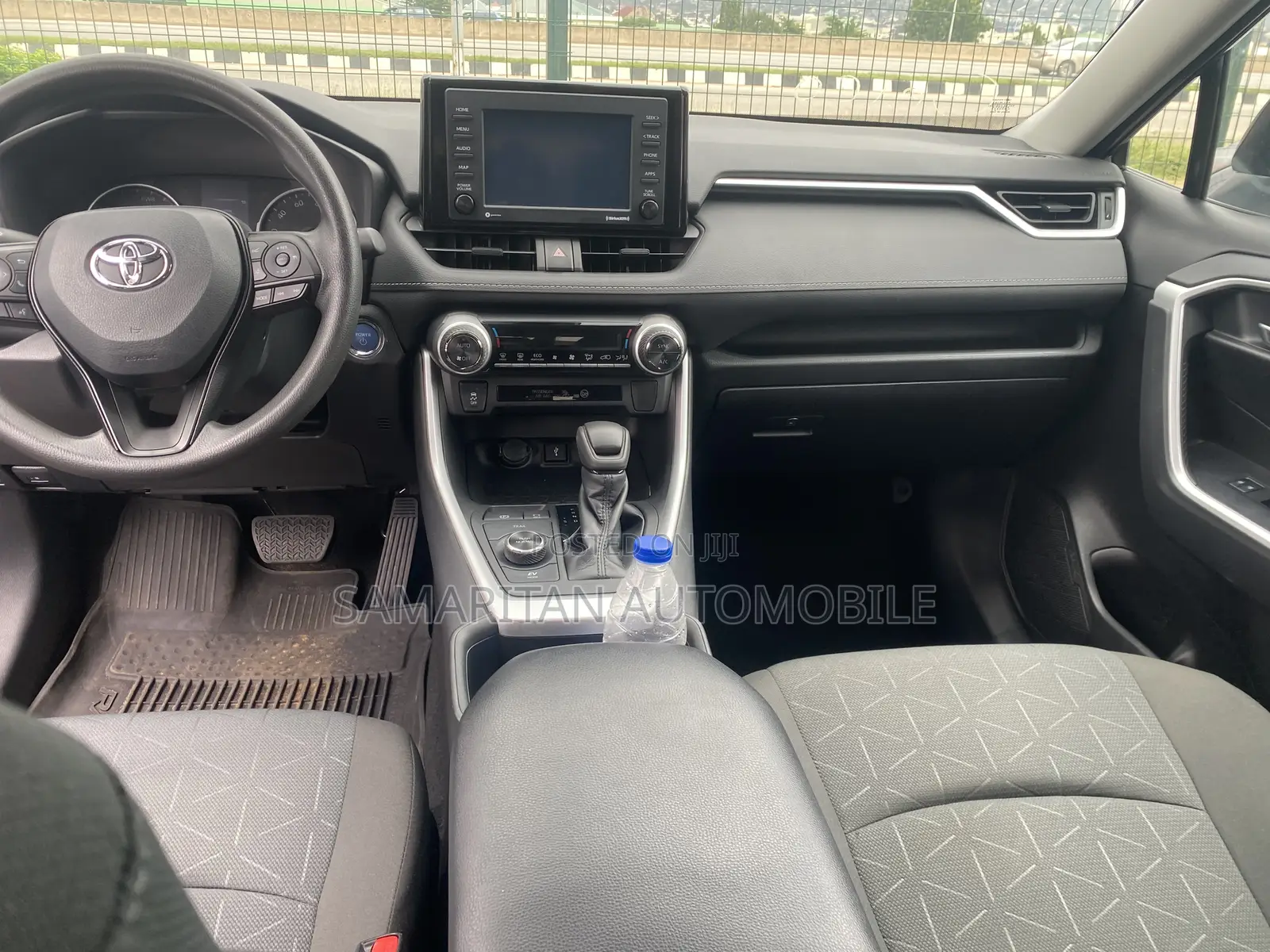 Toyota RAV4 XLE 2022 Gray