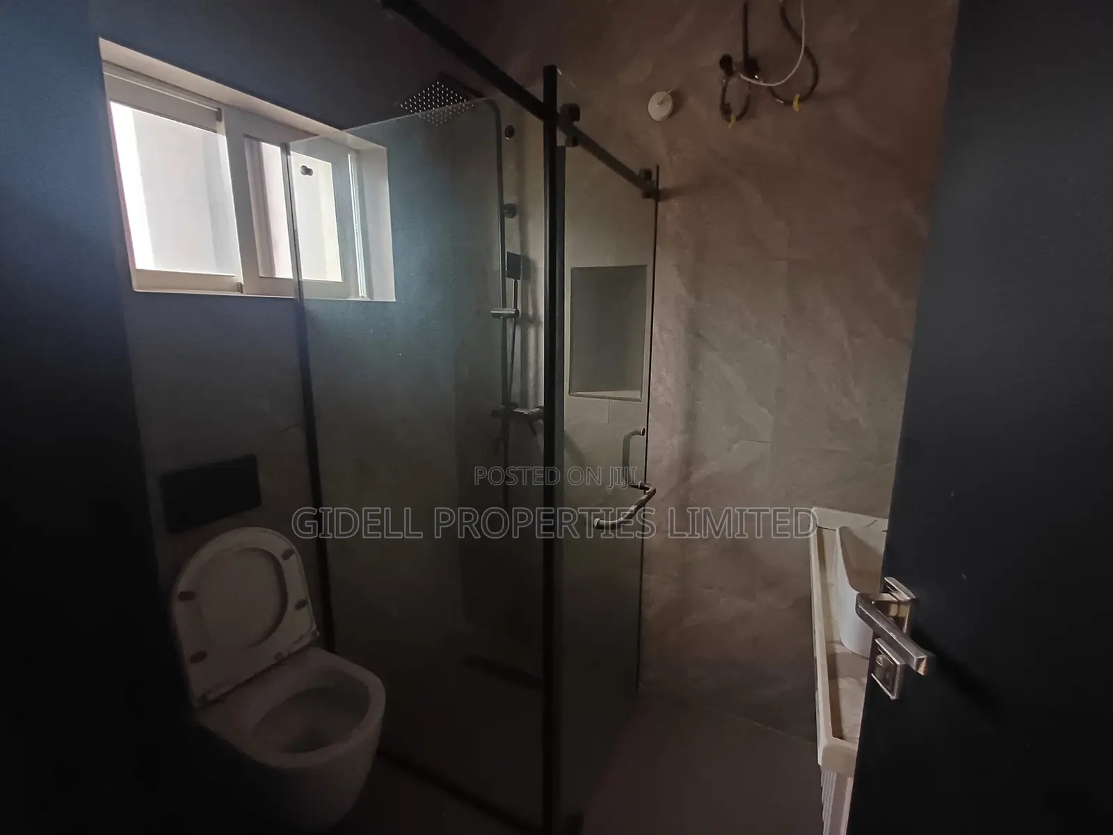 3bdrm Block of Flats in Maitama for rent