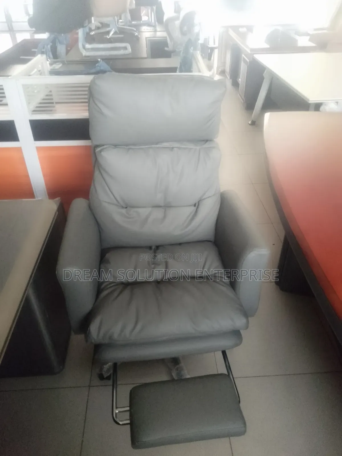 Quality Executive Office Chair With Footrest
