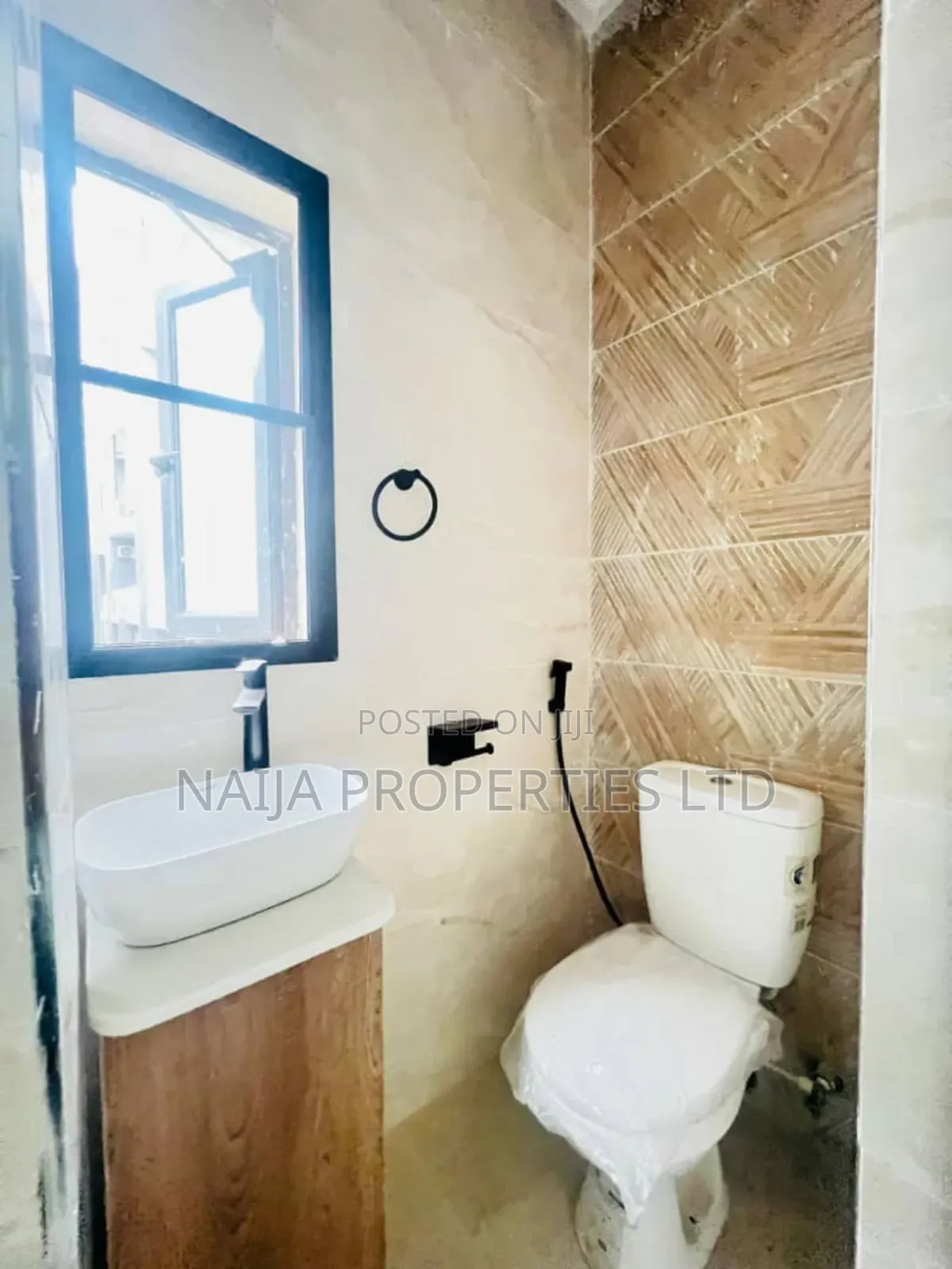 3bdrm Apartment in Ikeja Gra for sale