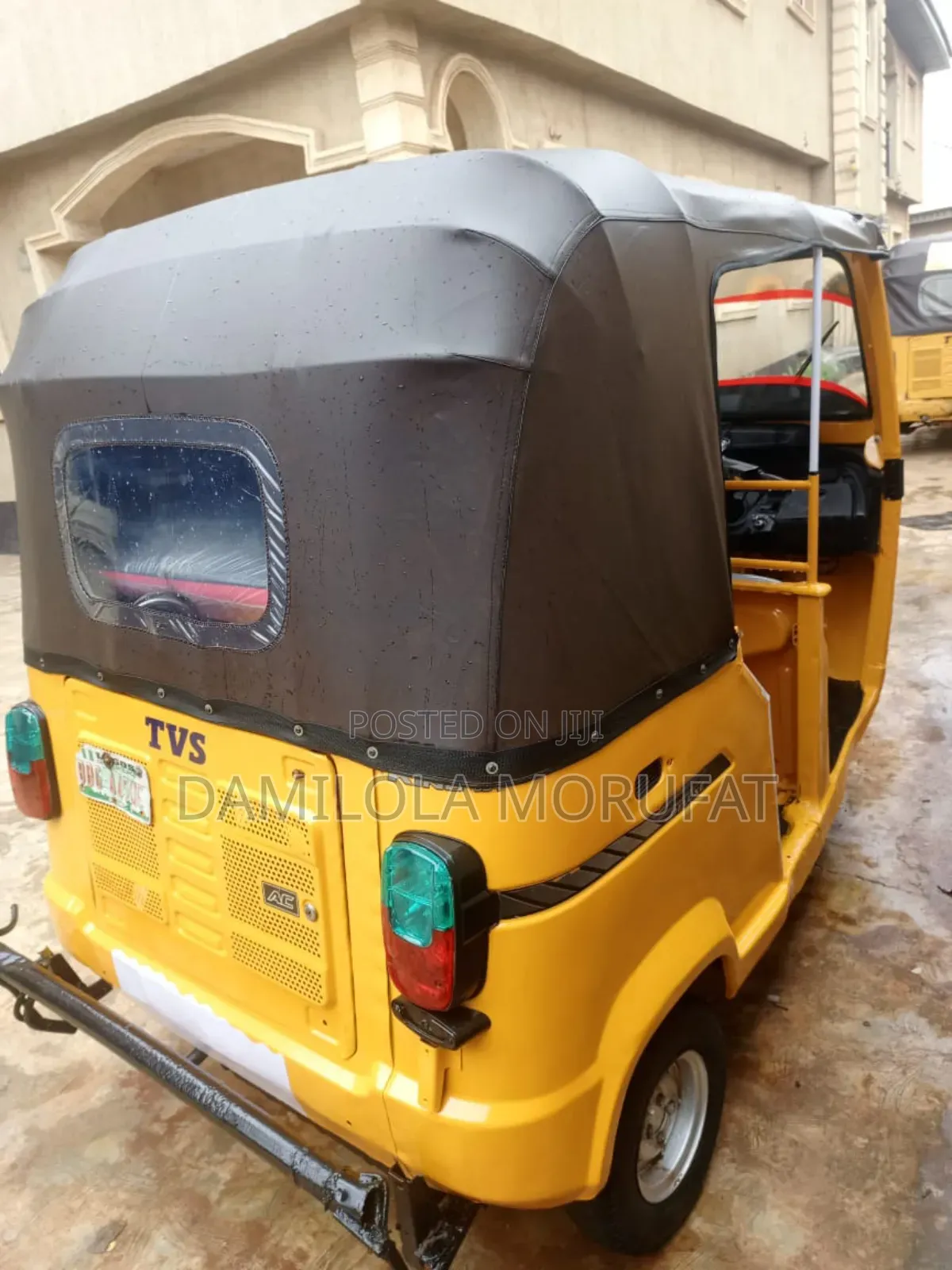 TVS Apache 160 4V 2023 Yellow