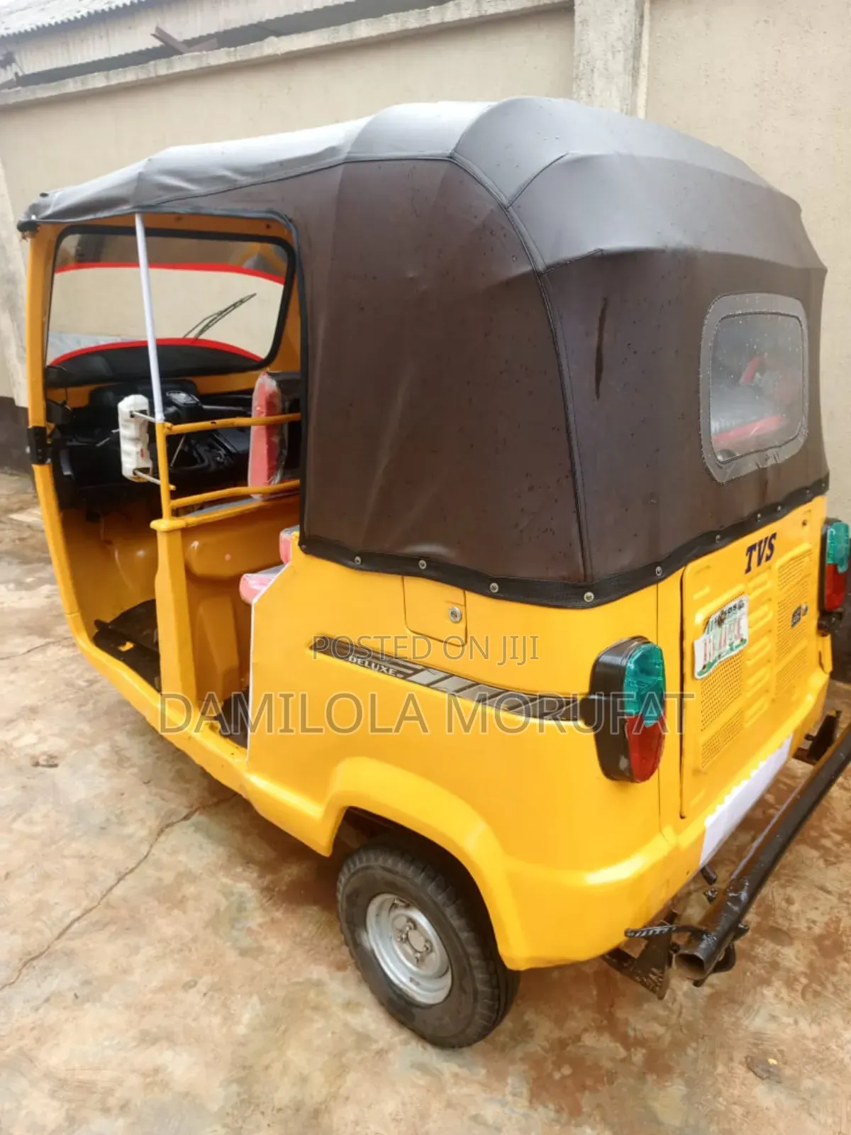 TVS Apache 160 4V 2023 Yellow